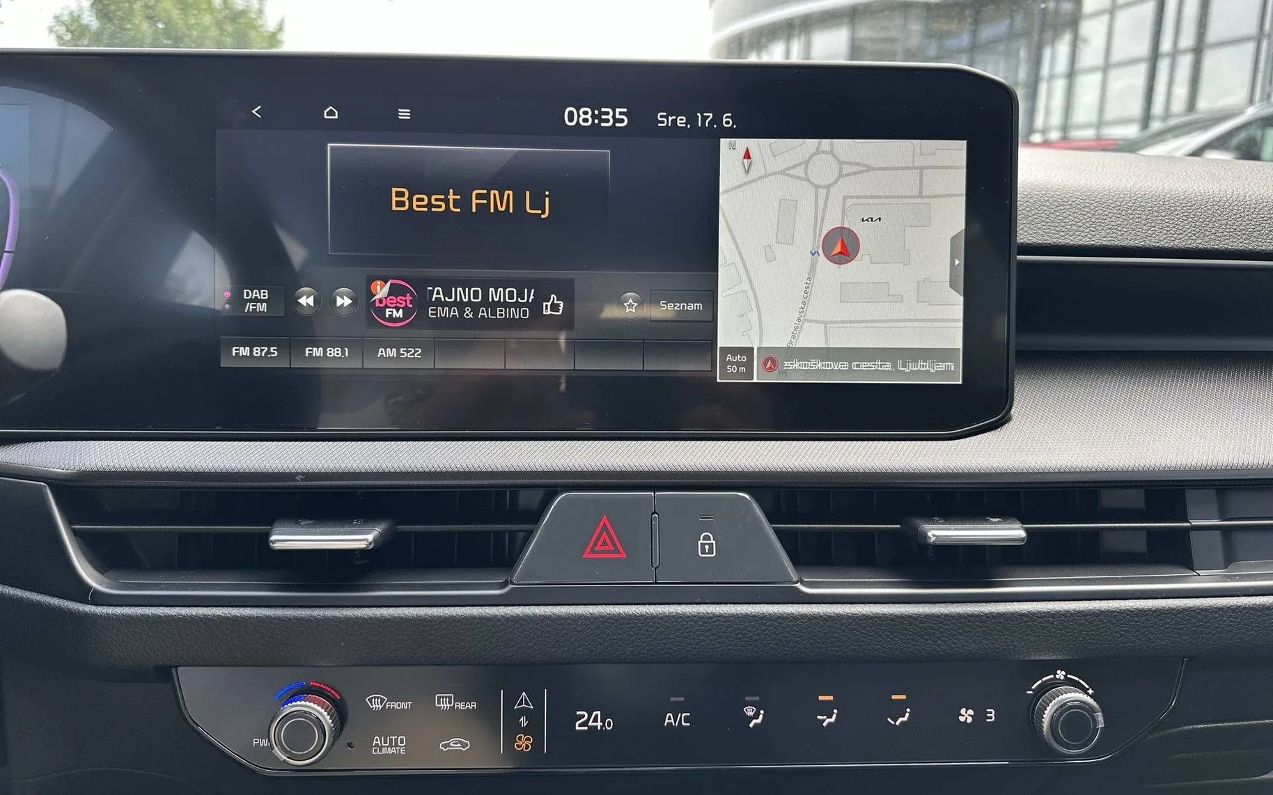Notranja slika - KIA Stonic - 1.0 T-GDi LX Life - 16