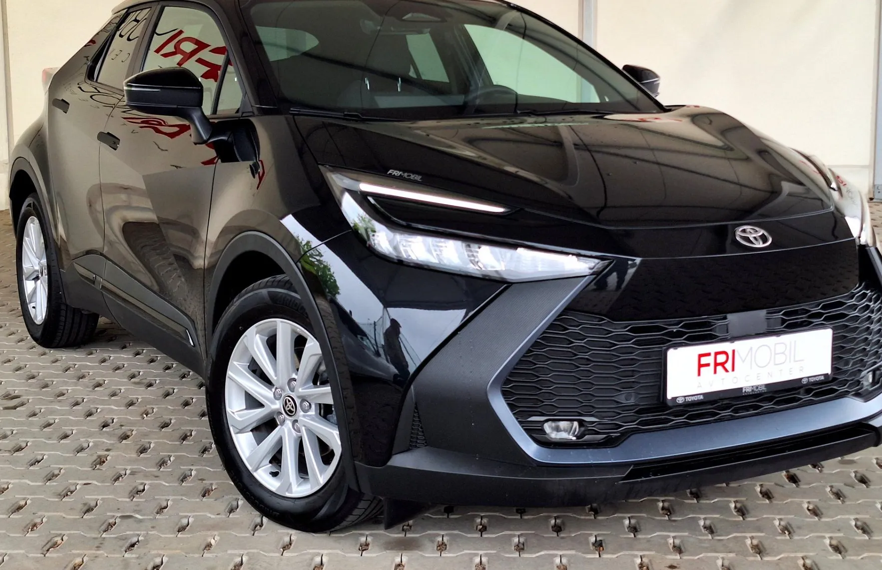 Zunanja slika - Toyota C-HR - Hybrid 1.8 C-ULT Aut. - 2