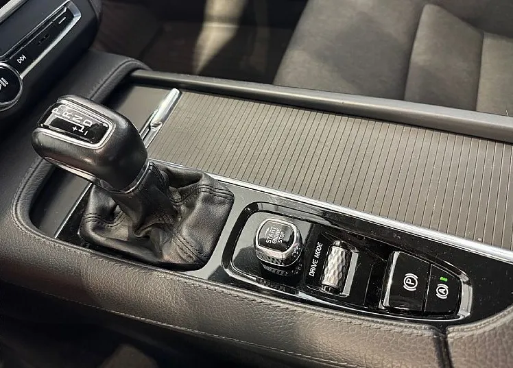 Zunanja slika - Volvo V90 - D4 A Momentum - LED - NAVI - KAMERA - KLJUKA - 16