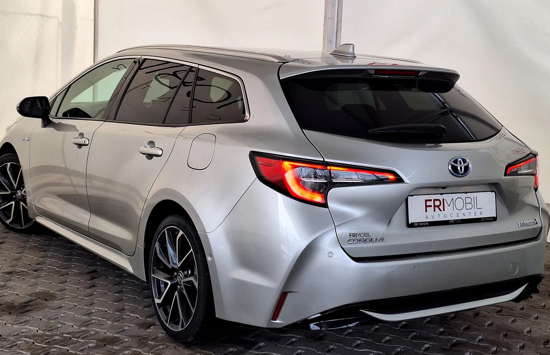 Zunanja slika - Toyota Corolla - 2.0 Executive Hybrid Dynamic Force - 4
