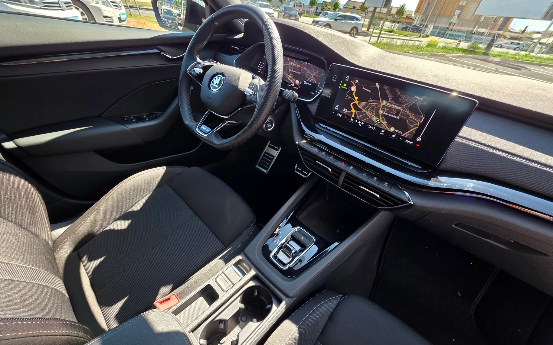 Notranja slika - Škoda Octavia - Combi 2.0 TDI Sportline DSG.MATRIX.HUD.AMBIENTAL. - 10