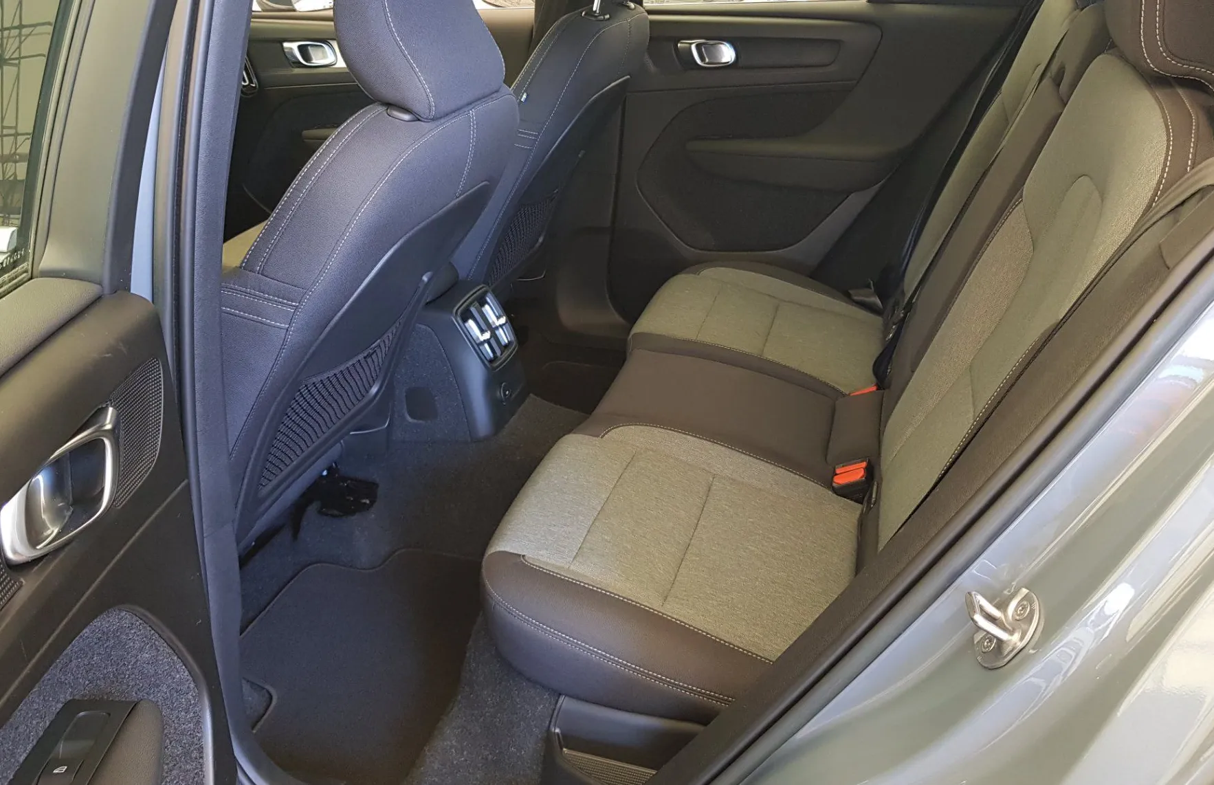 Zunanja slika - Volvo XC40 - T4 Recharge Twin Engine Inscription KAMERA PRIKLOP - 12