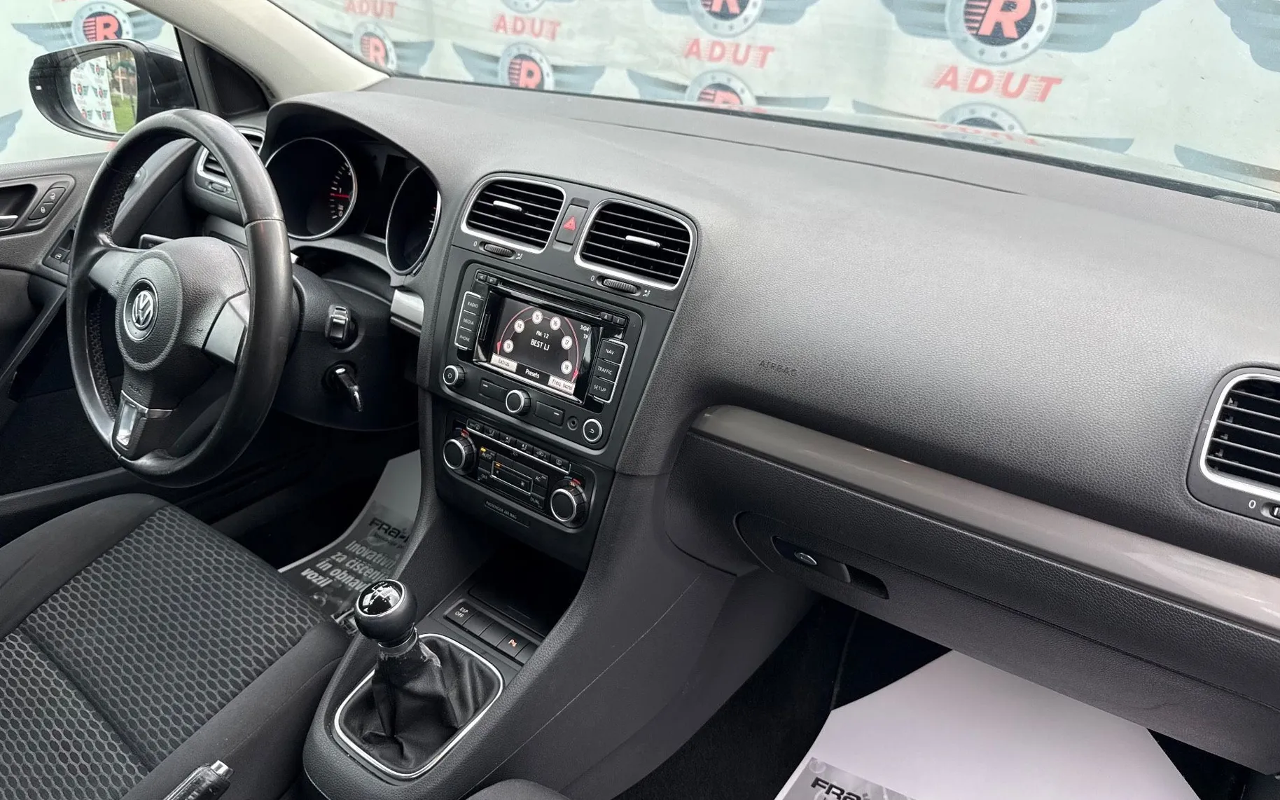 Zunanja slika - Volkswagen Golf - 2.0 TDI Comfortline|PARK.SENZ|VELIKI SERVIS - 10