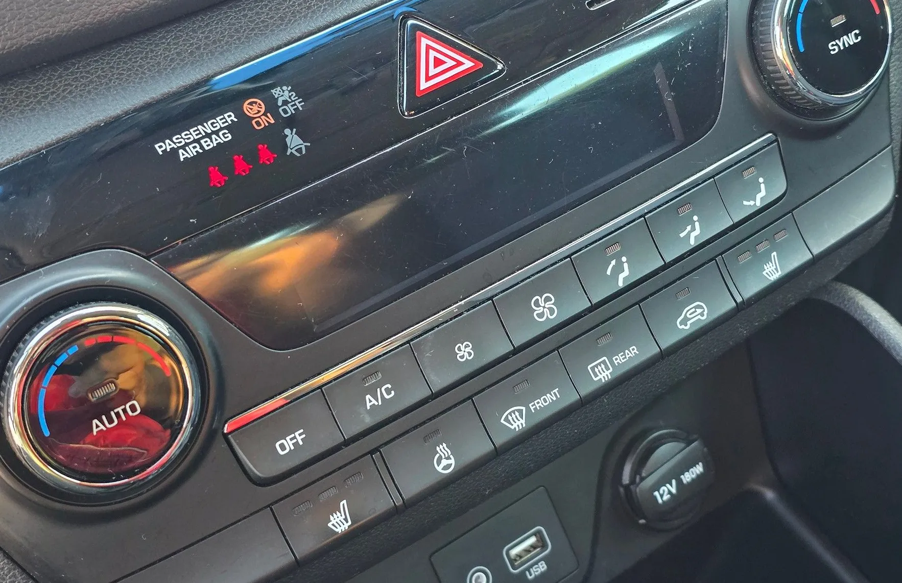 Zunanja slika - Hyundai Tucson - 1.6 GDI PREMIUM LED-KAMERA-NAVI-ALU-SLOVENSKI - 17