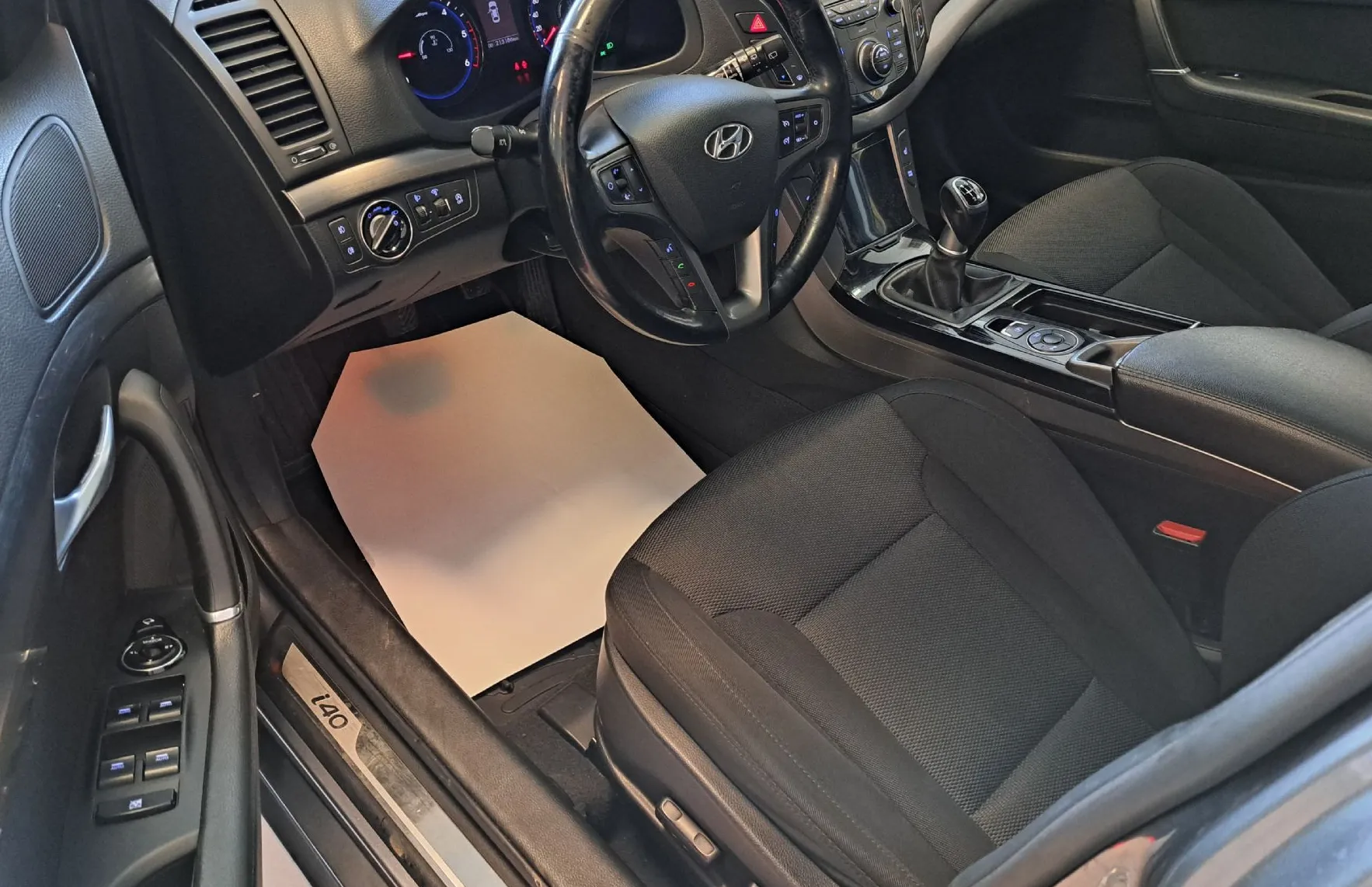 Zunanja slika - Hyundai i40 - 1.7 CRDI 85KW PREMIUM - LED NAVI HITRI KREDIT - - 6