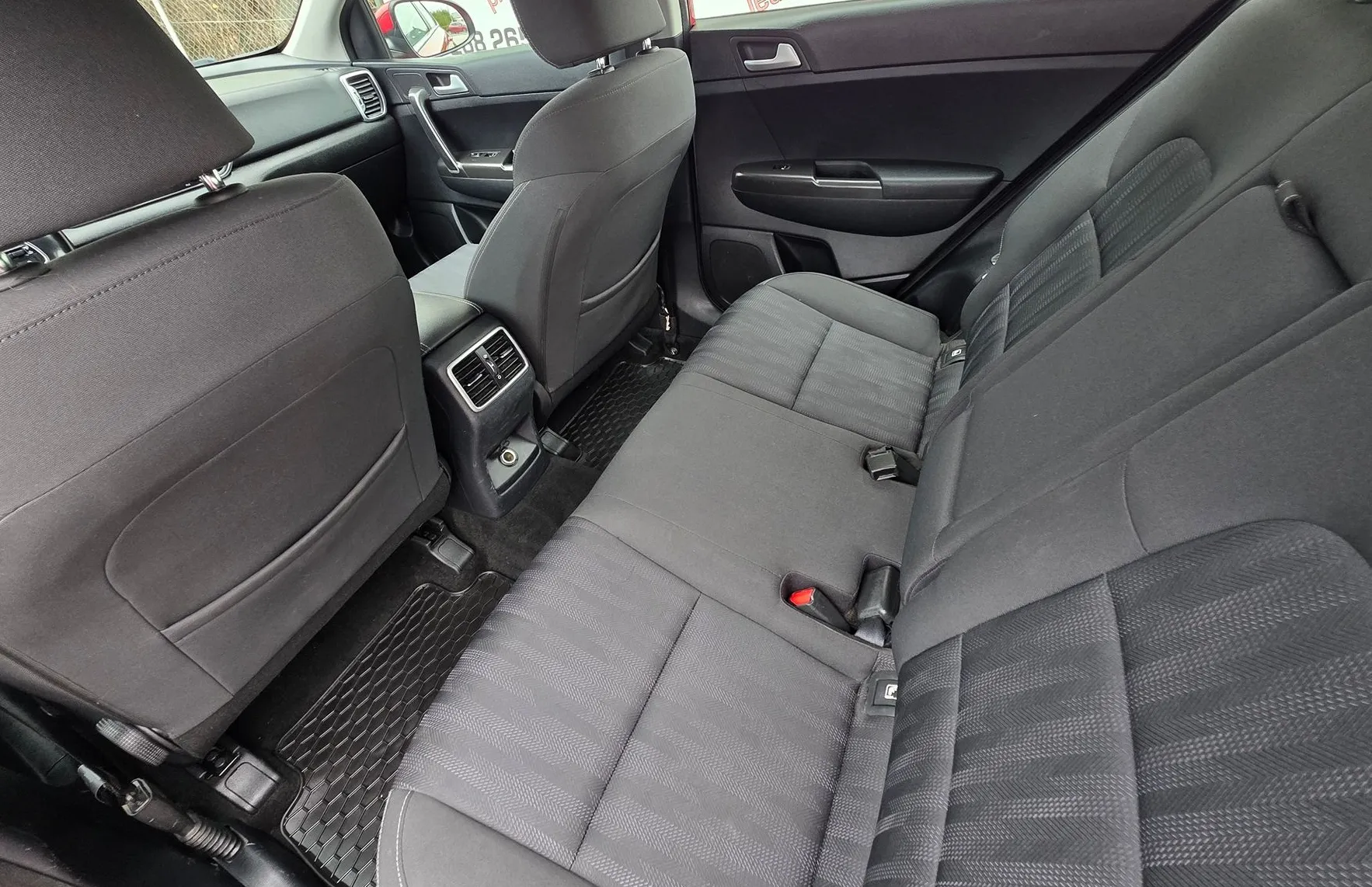 Zunanja slika - KIA Sportage - 2WD 1.6 GDI ALU PLATIŠČA-MF-SLOVENSKA-1.LASTNIK - 10