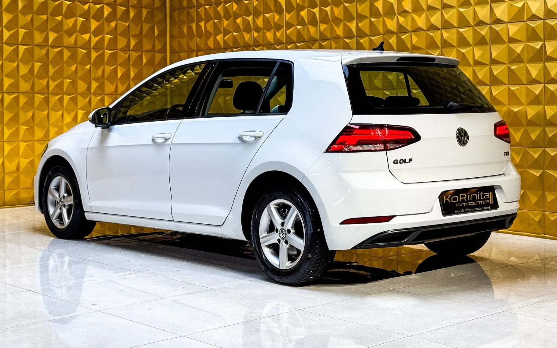 Notranja slika - Volkswagen Golf - 1.6 TDI AUT. FACELIFT-MULTIFUNKCIJA... - 7