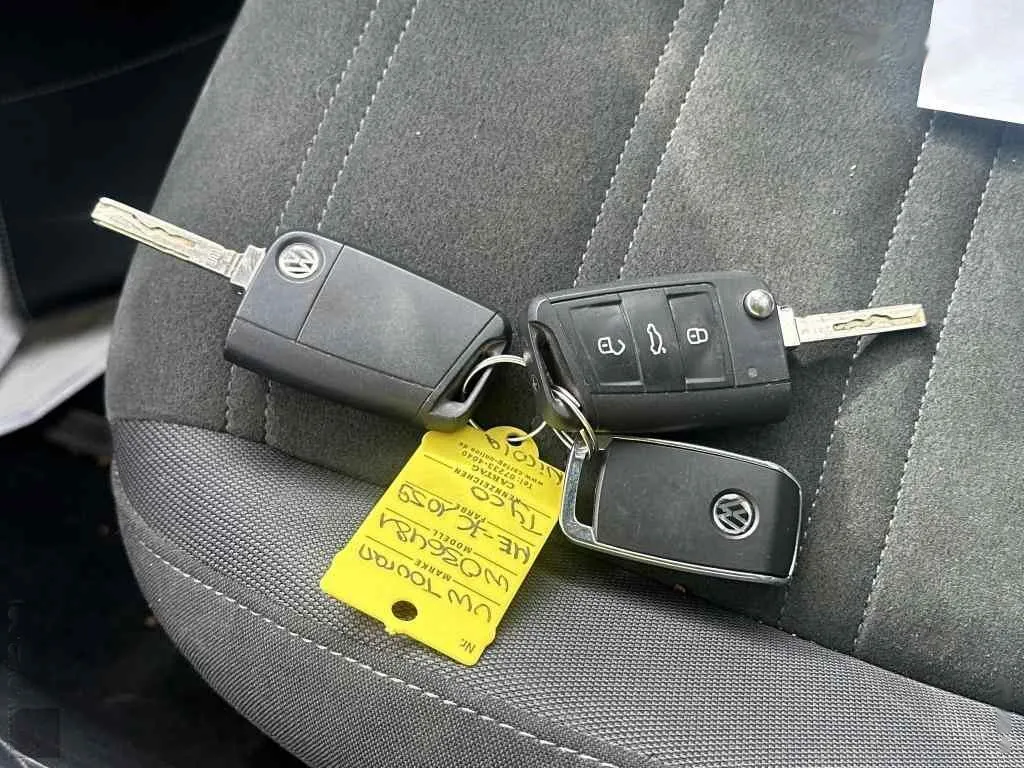 Zunanja slika - Volkswagen Touran - 2.0 TDI DSG.NEMŠKI+4ALU.KAMERA.NAVI.VELUR.ACC.LED - 14