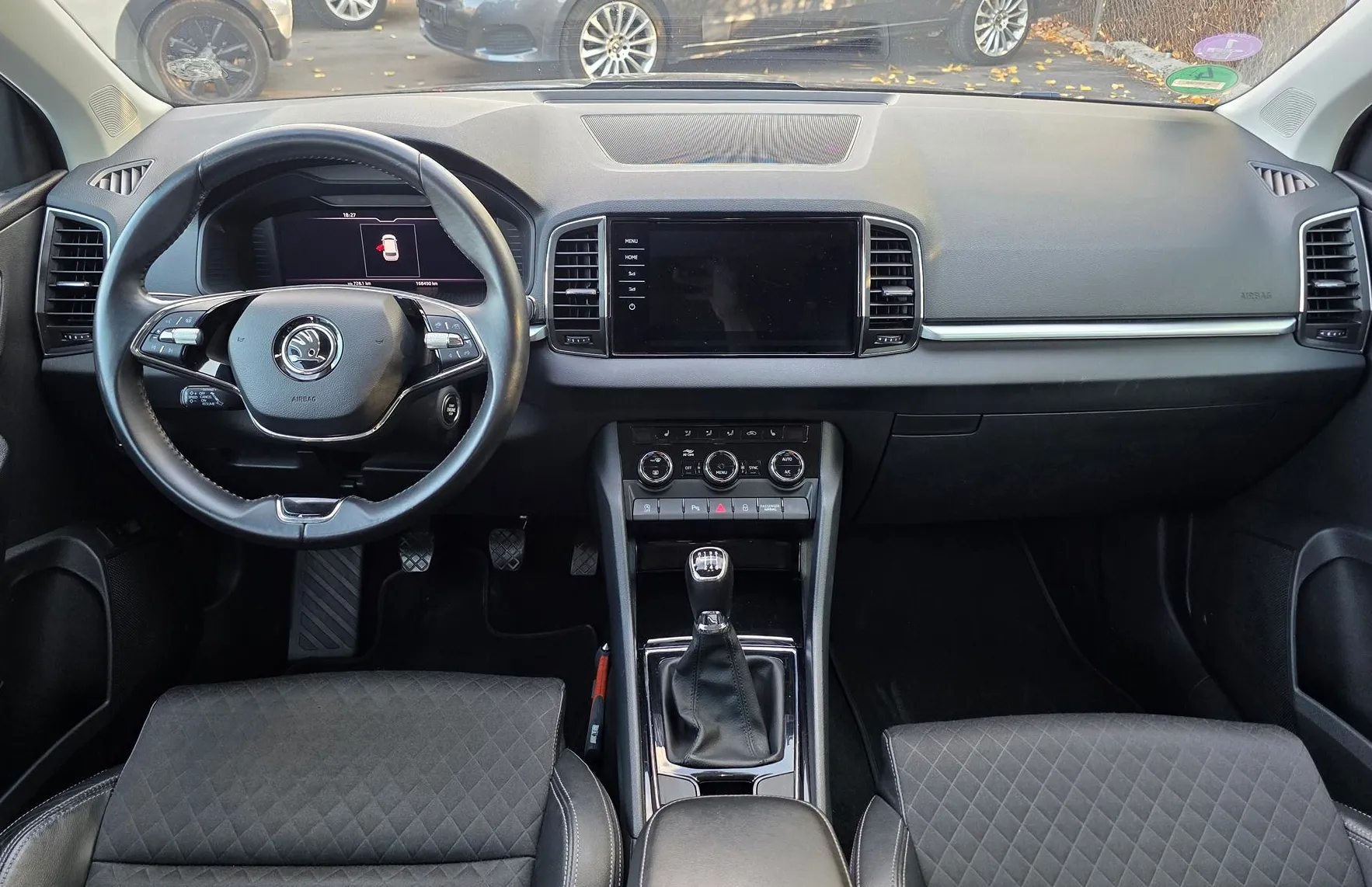 Zunanja slika - Škoda Karoq - 1.0 TSI STYLE LED-VIRTUAL-KAMERA-GRETJE SEDEŽEV - 9