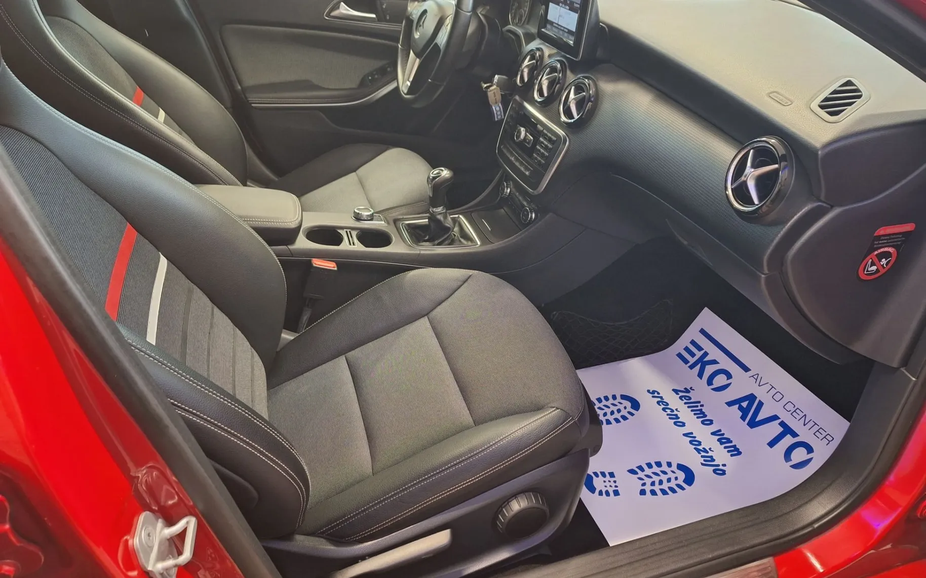 Notranja slika - Mercedes-Benz A-Razred - A 180 ALU 19-NAVI-PDC-LED-SAMO 124000KM-KOT NOV-G - 9
