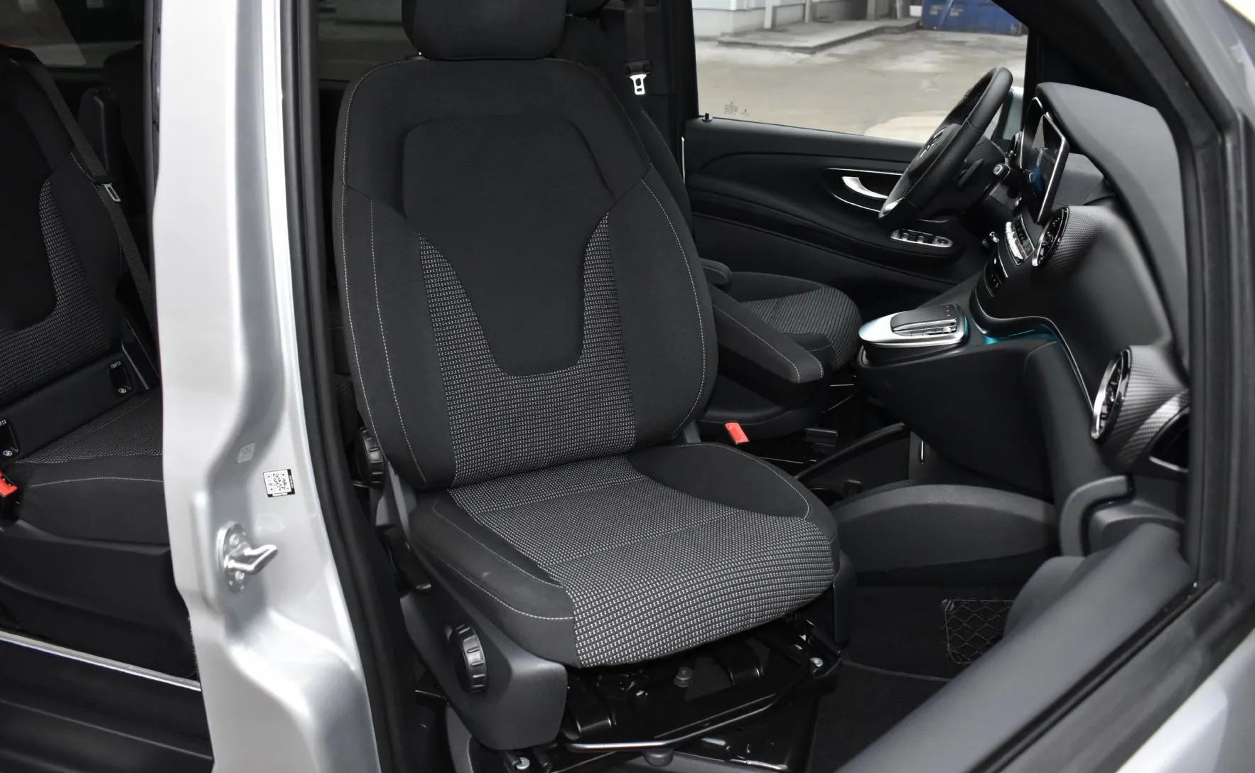 Zunanja slika - Mercedes-Benz V-Razred - V 220 d AMG Line Avt. dolgi - 11