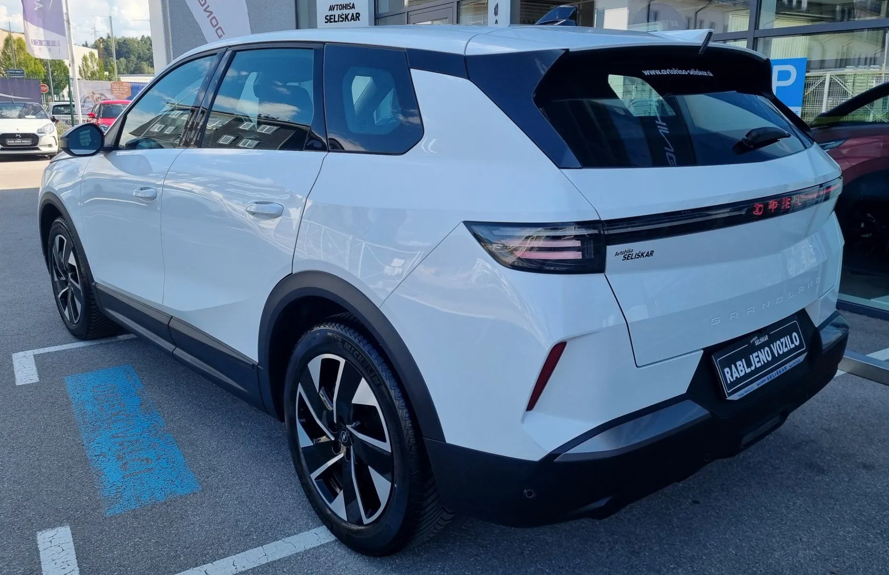 Zunanja slika - Opel Grandland - 1.2 MHEV Avtomatik - SAMO 28.780km - TOP OPREMA - 6