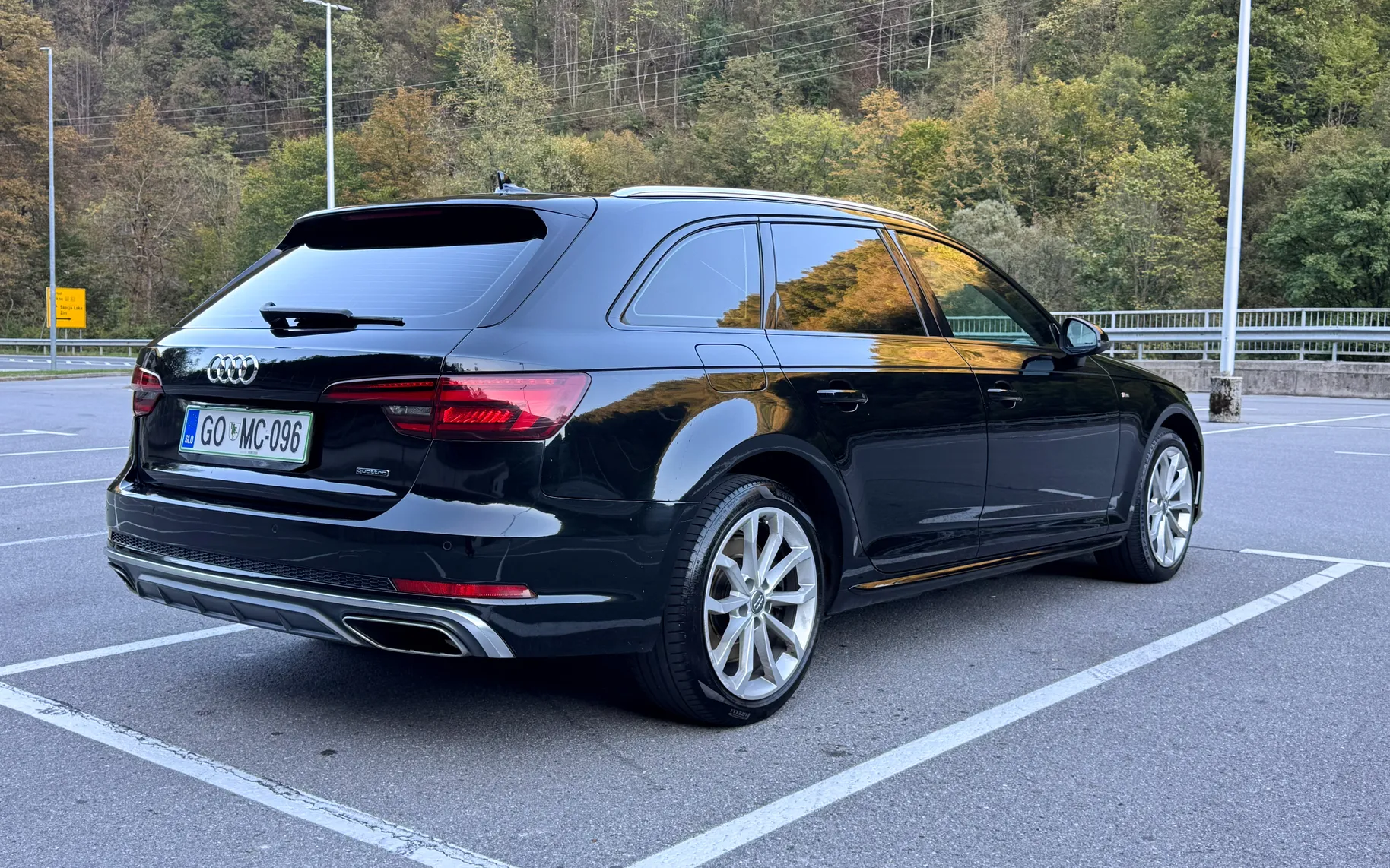 Zunanja slika - Audi A4 - Avant quattro 45 TFSI Design S tronic - 2