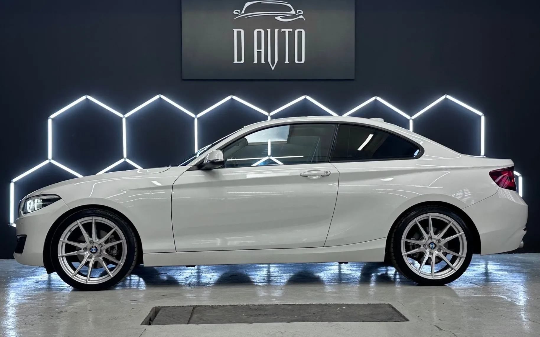 Zunanja slika - BMW serija 2 Coupe: - serija 2  220d Coupe SAMO 68.000km+SLO VOZILO... - 4
