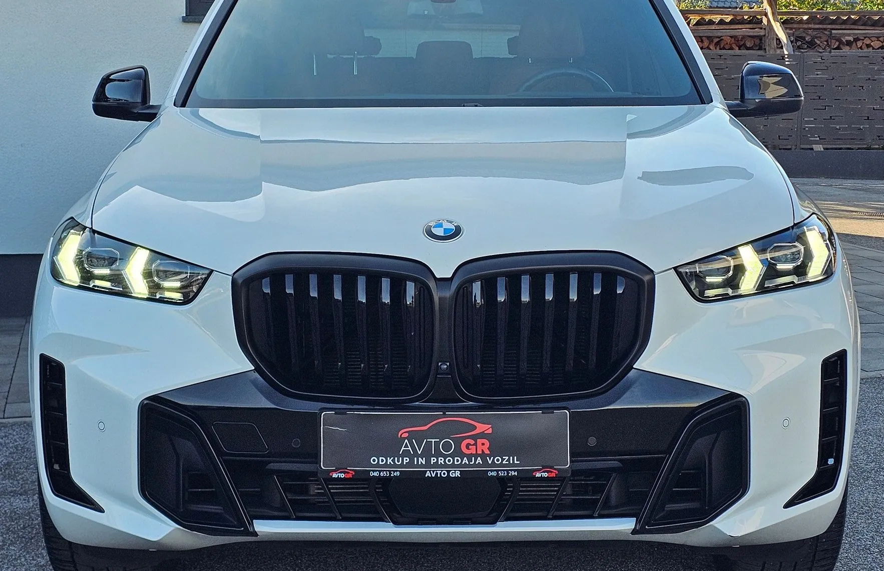 Zunanja slika - BMW X5 - serija : xDrive40i Avt.- Le 49.000km-LED-22COL- HUD-KAM360 - 4