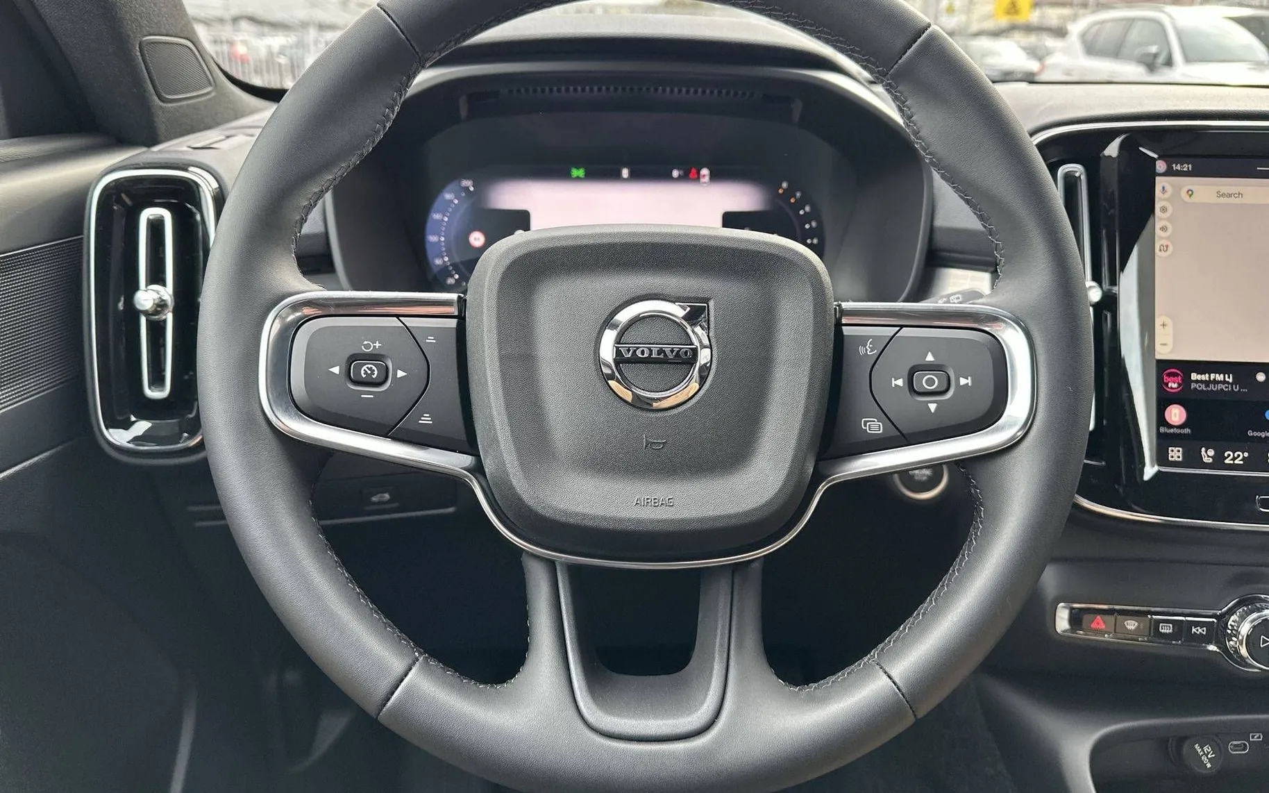 Notranja slika - Volvo XC40 - B3P Core Avt - 28