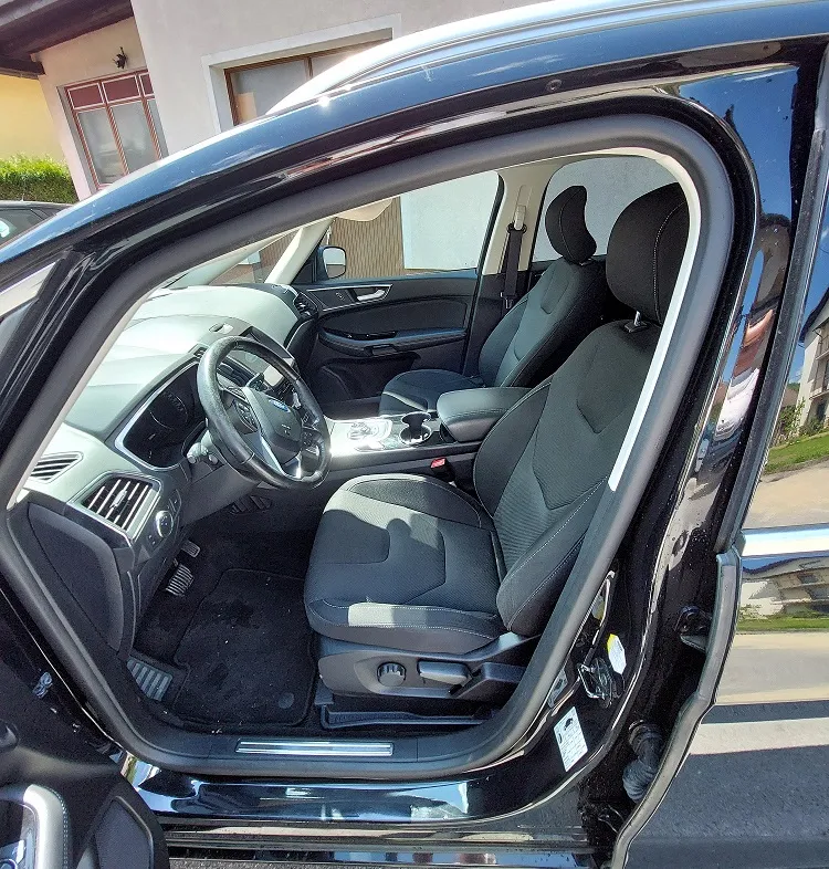 Notranja slika - Ford S-MAX - 2,0 EcoBlue Titanium - 10