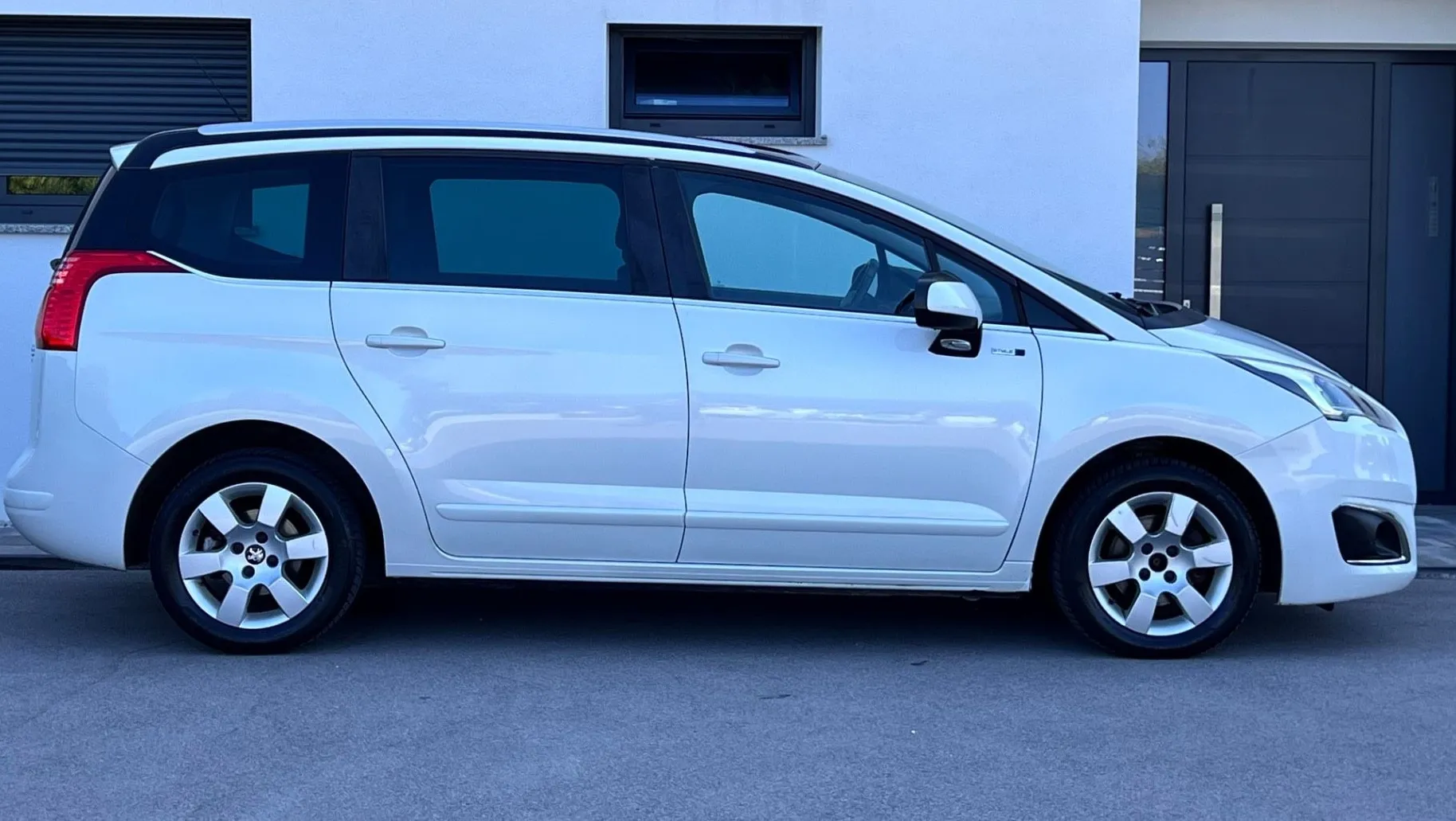 Zunanja slika - Peugeot 5008 - 1.6 HDi Style+PANORAMA+ALU+LED+TEMP - 5