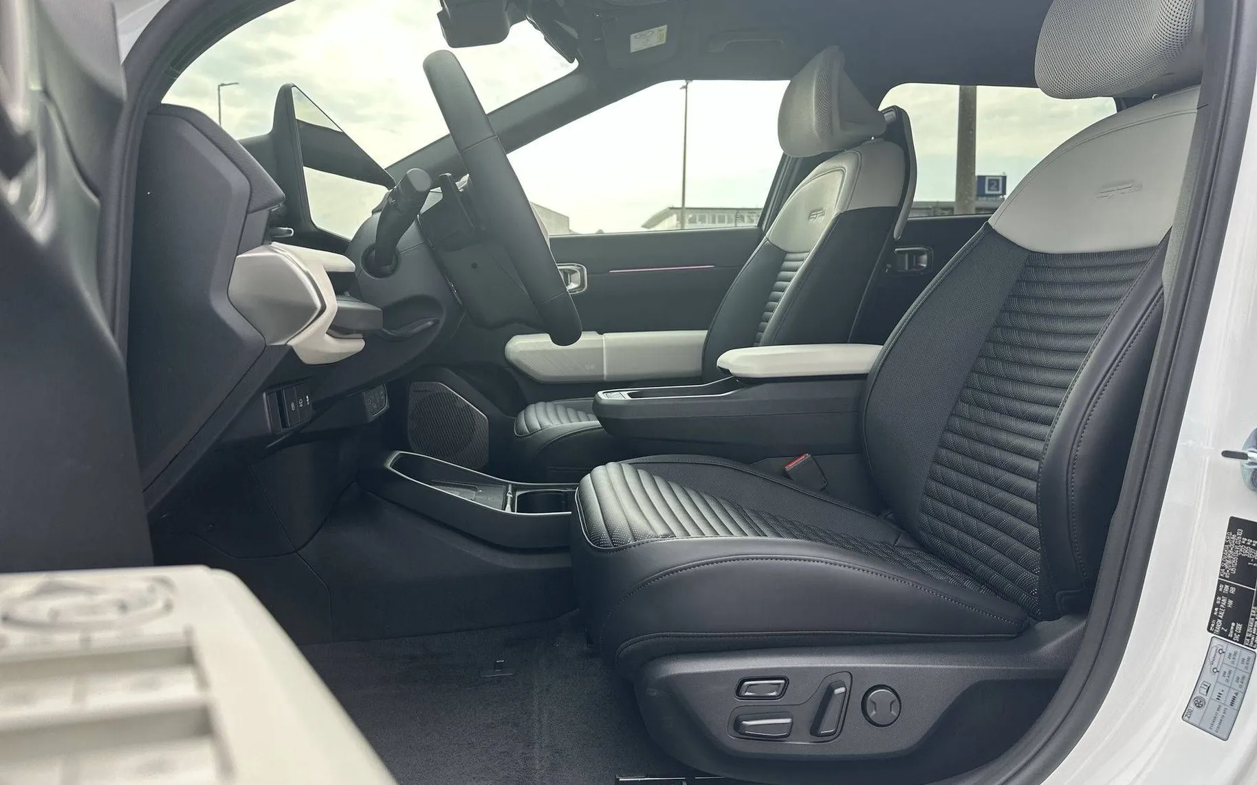 Notranja slika - KIA EV4 - GT-LINE 81.4 kWh bat.. 150 kW  204 KM - 10