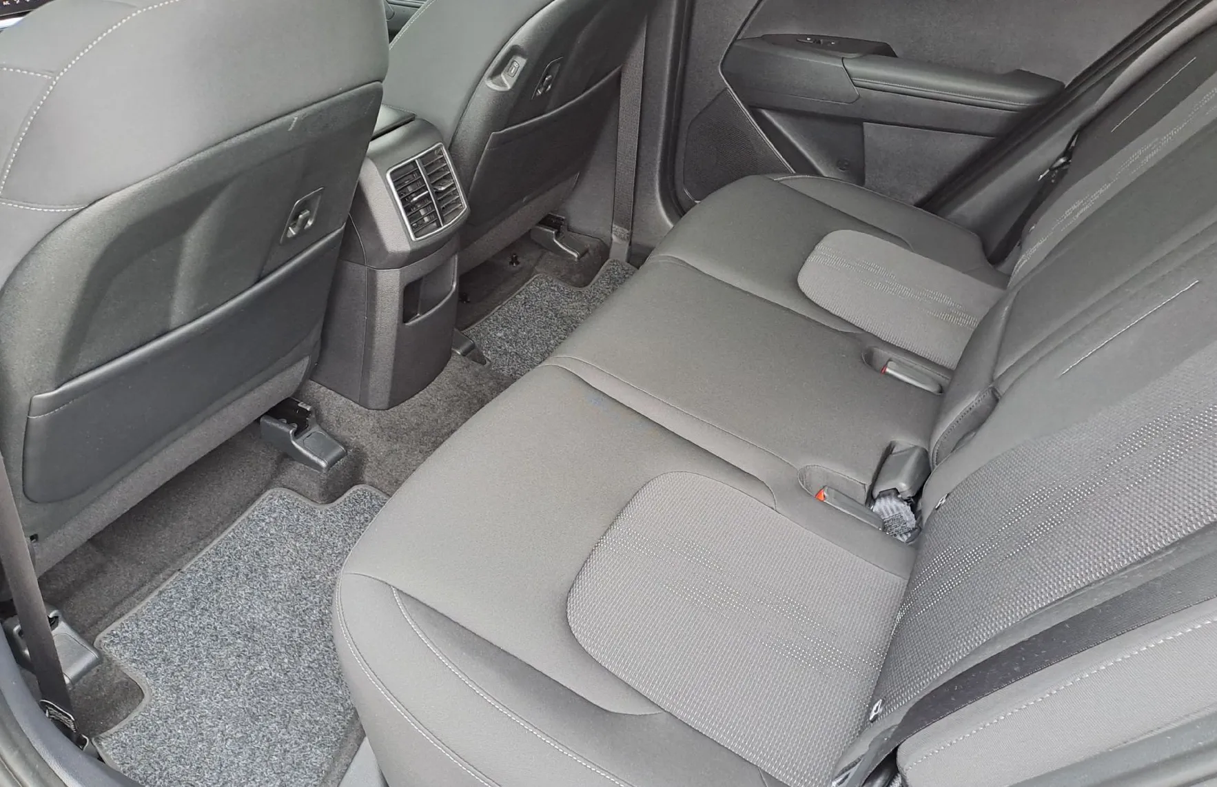 Zunanja slika - KIA Sportage - 2WD 1.6 T-GDI MHEV LX Fresh Plus ISG DCT - 12