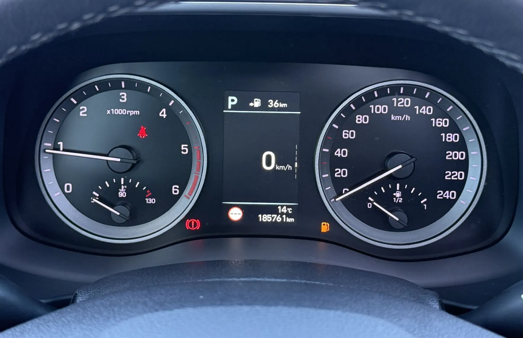 Zunanja slika - Hyundai Tucson - 1.6CRDI Premium Panorama-LED-Mkot-GrSed-NAV-Tem-DE - 9