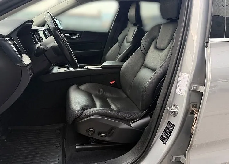 Zunanja slika - Volvo XC60 - B4D AWD AUT Inscription LED KAMERA HARMAN KARDON - 6
