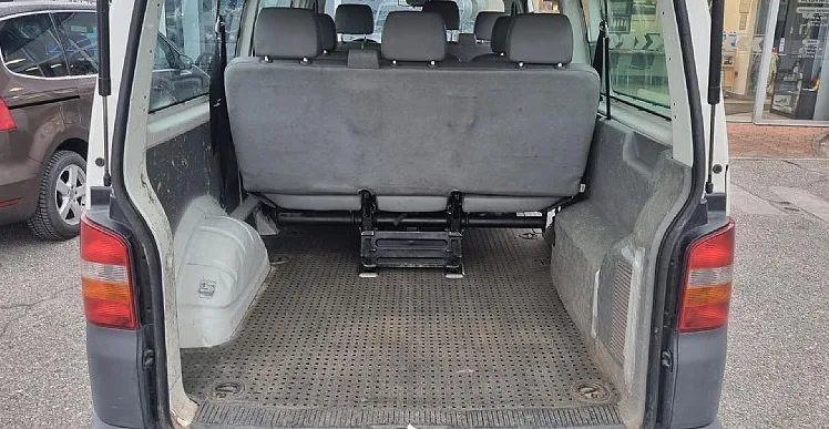 Zunanja slika - VW Transporter - 2.5 TDI   8+1 - 10