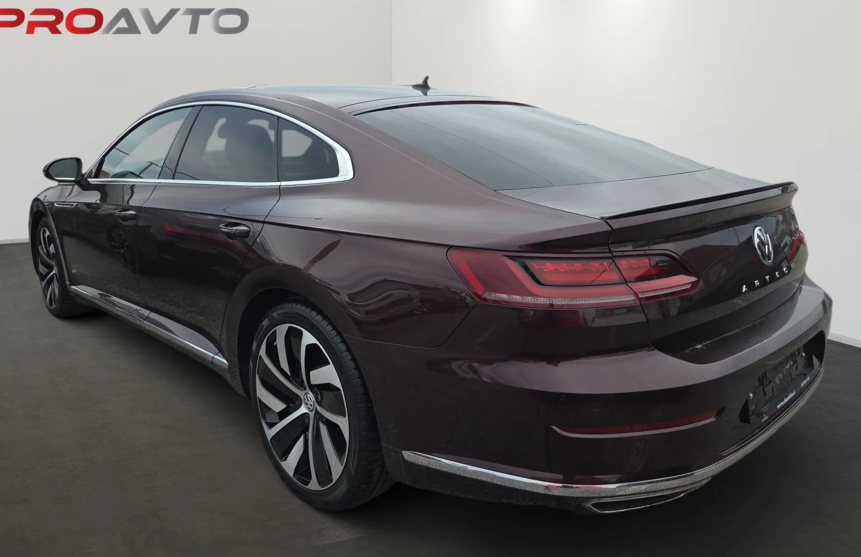 Zunanja slika - VW Arteon - 2.0 TSI avt. 140kW R-Line rezerviran - 4