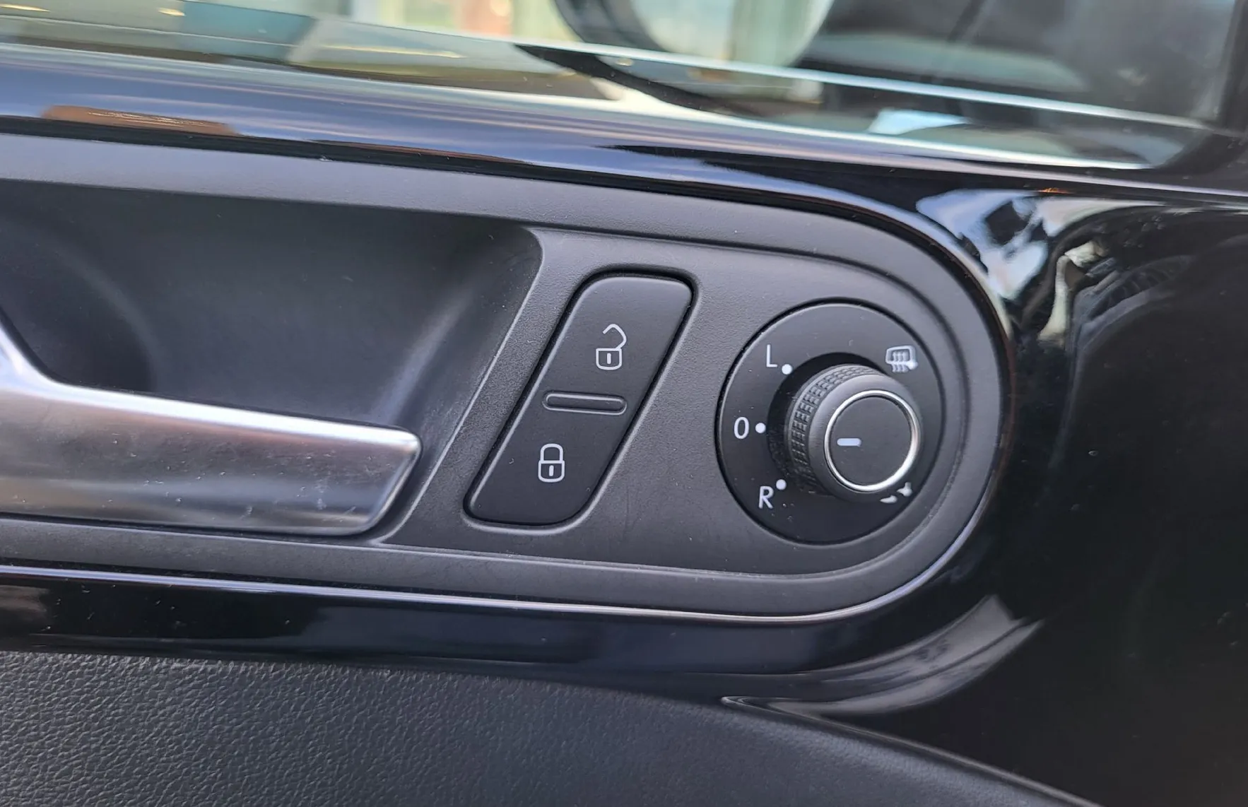 Zunanja slika - Volkswagen Beetle - 2.0 TDI avt. Design Allstar navi-led-pdc-alu-kamer - 16