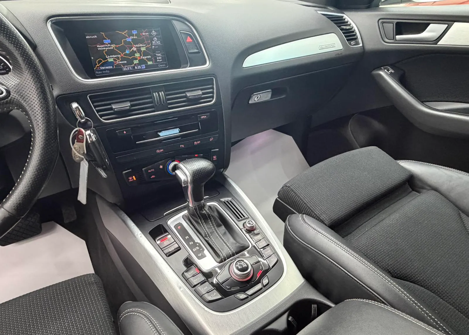 Zunanja slika - Audi Q5 - quattro 2,0 TDI clean diesel S-tronic - 3