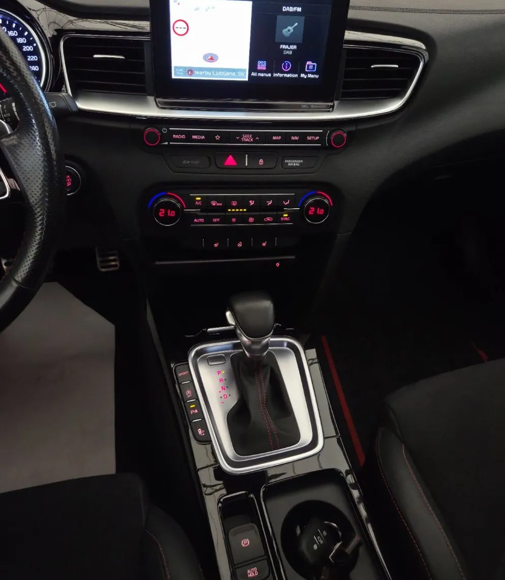 Zunanja slika - KIA Ceed - 1.6 T-GDI LX GT LED DCT GR.SED 1.LASTNIK - 14