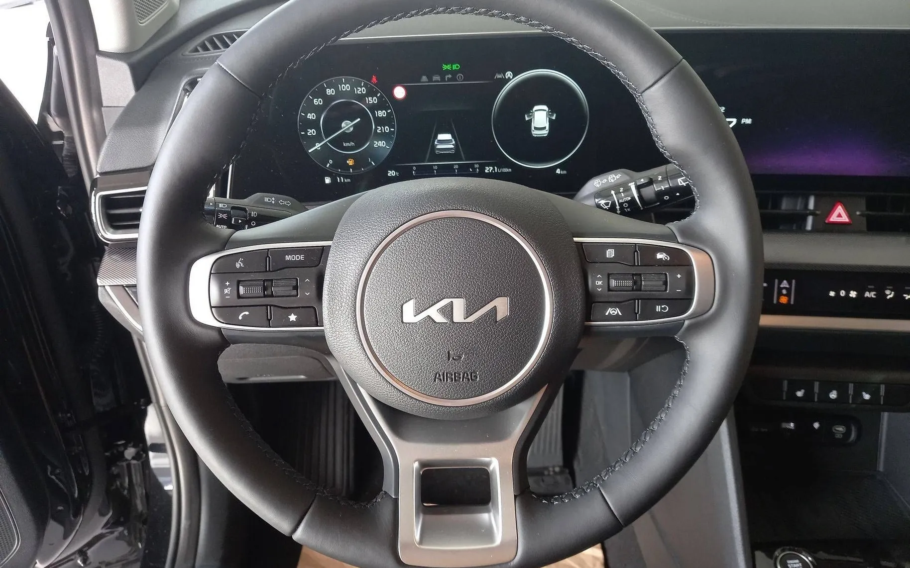 Notranja slika - KIA Sportage - 1.6 T-GDi 110kW EX Style 7-DCT - 38