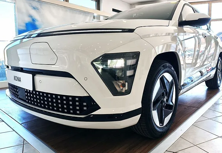 Zunanja slika - Hyundai Kona - BEV 48KWH PREMIUM-KAMERA-DAB-LED-TOPL.Č-AMBI-VIDEO - 1
