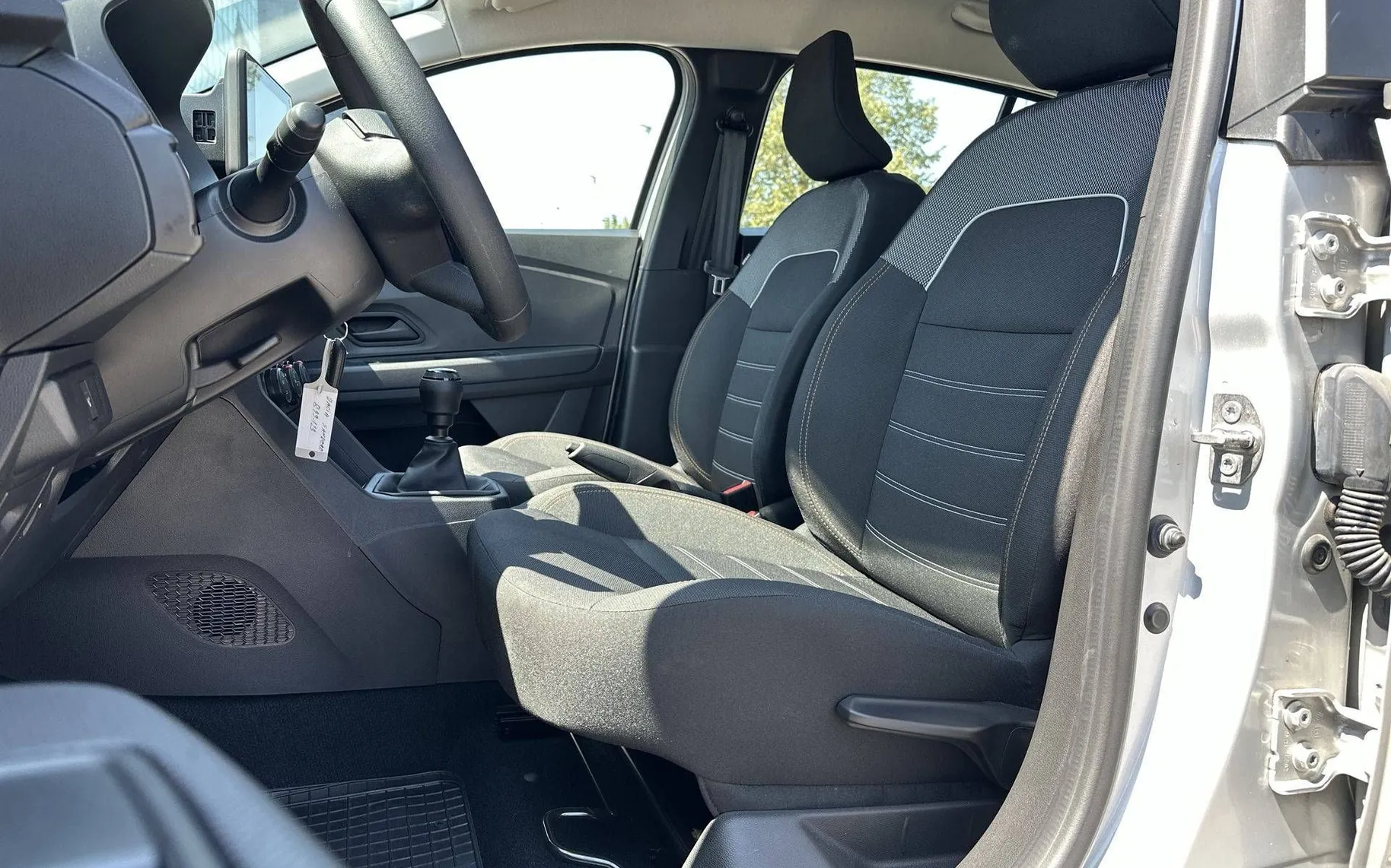 Notranja slika - Dacia Sandero - Stepway 1.0 TCe 90 Essential - 10