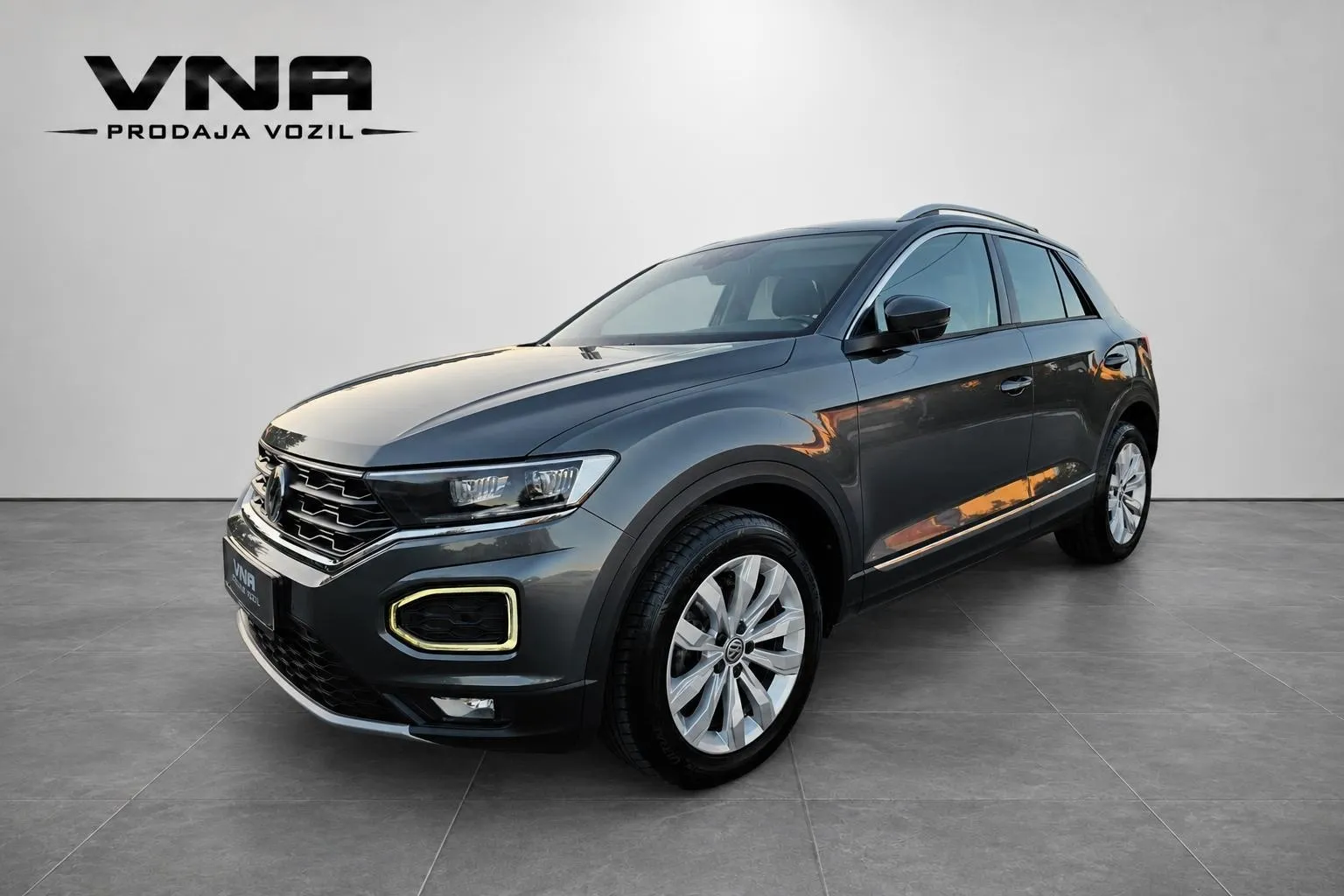 Zunanja slika - Volkswagen T-Roc - 2.0 TDI BMT Sport |VIRTUAL|RADAR|BLIS|LANE|SLO|TOP - 1