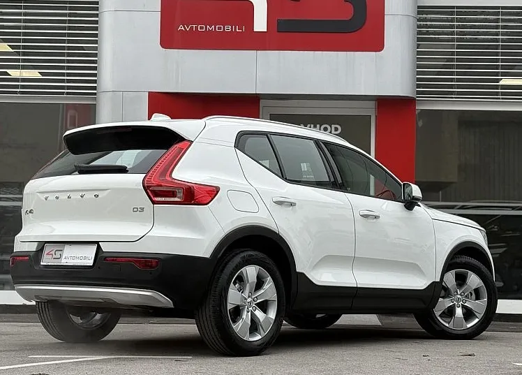 Zunanja slika - Volvo XC40 - D3 Momentum 1. LASTNIK - 5