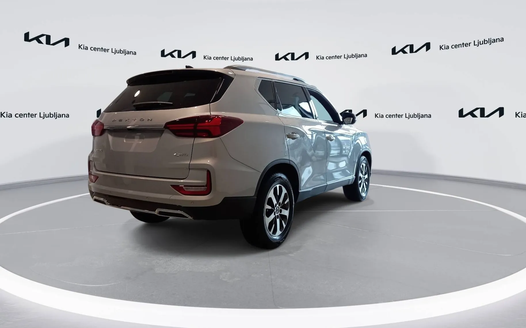 Zunanja slika - SsangYong Rexton - 2.2 XDi Limited+ 4WD AT... - 5