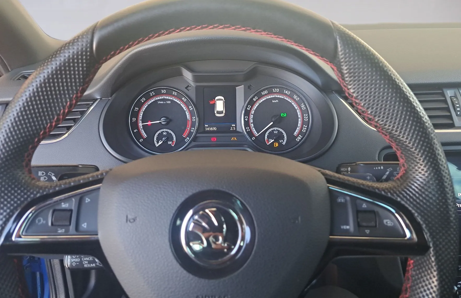 Zunanja slika - Škoda Octavia - Combi 4x4 2.0 TDI RS DSG - 8