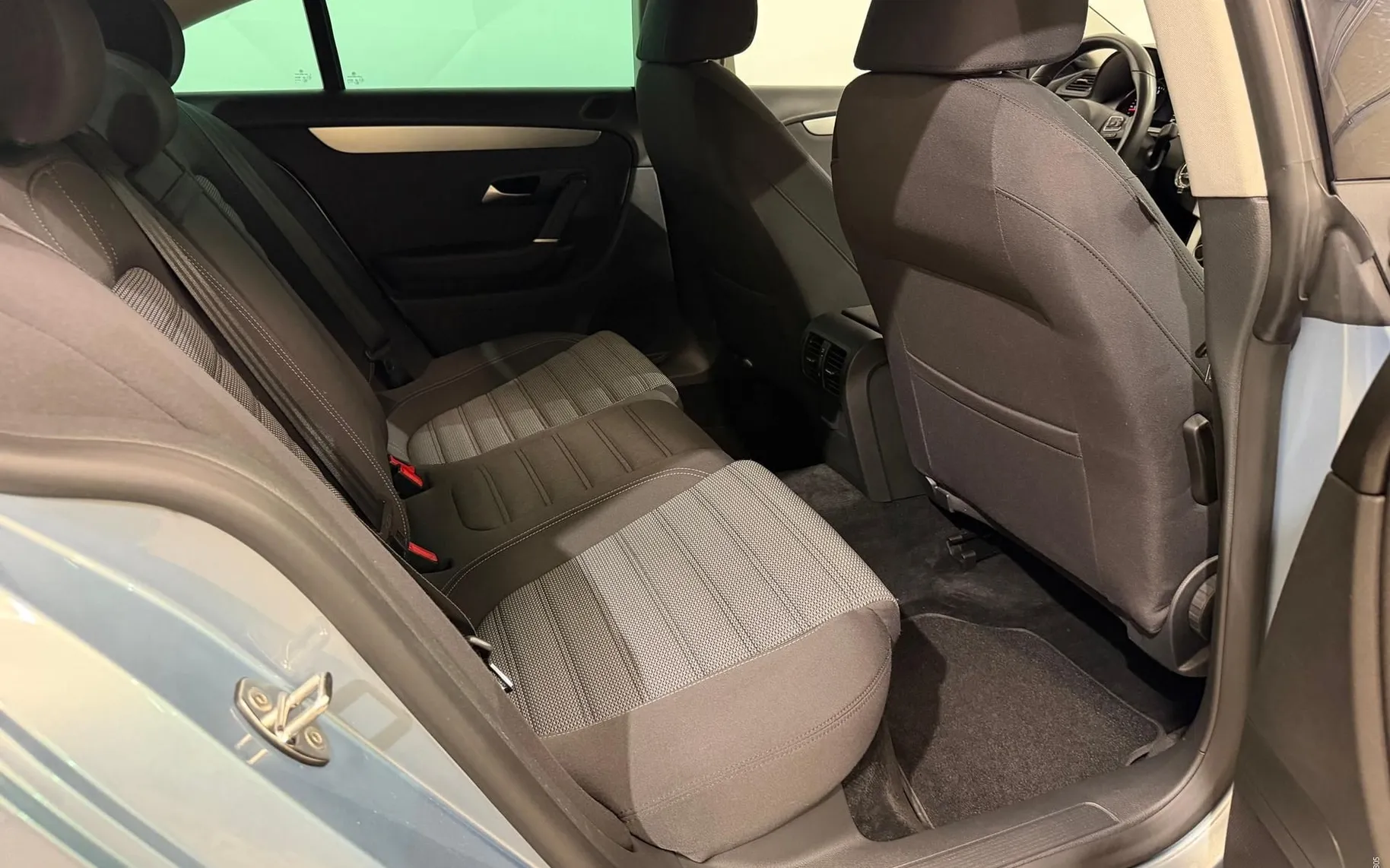 Notranja slika - Volkswagen Passat CC - 2.0 TDI-BI-XENON-SPORT LINE-ALU-CROM-PDC-TEMPOMAT. - 11
