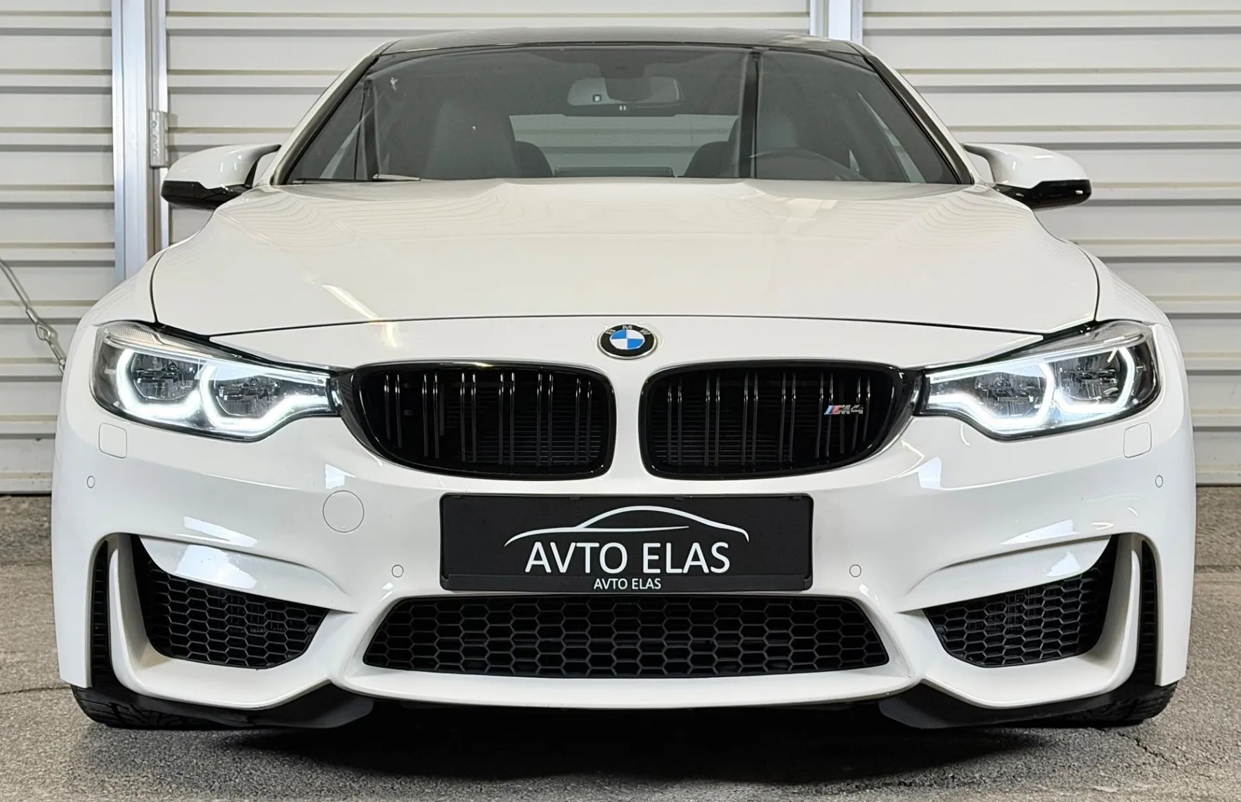 Zunanja slika - BMW M4 - Coupé - HARMAN - CARBON - KAMERA - HUD - PDC - 2
