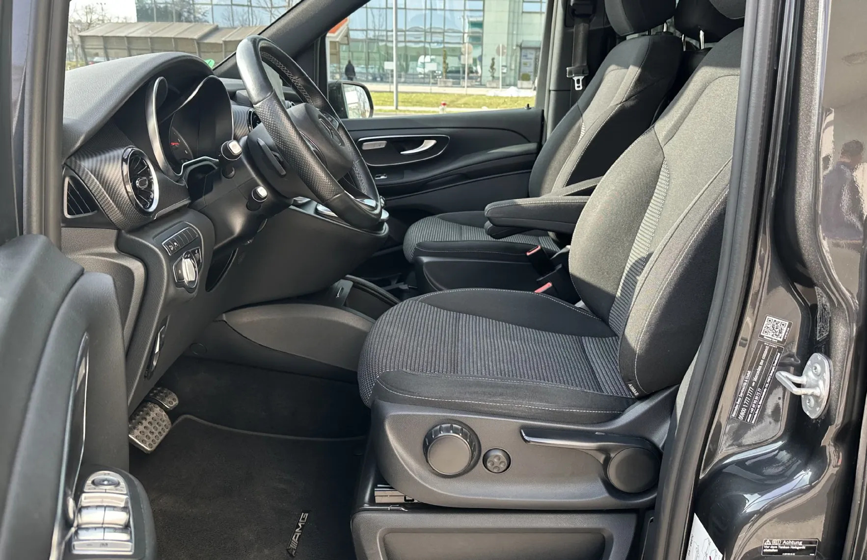 Zunanja slika - Mercedes-Benz V-Razred - V 300 d 4MATIC AMG-LINE - 9