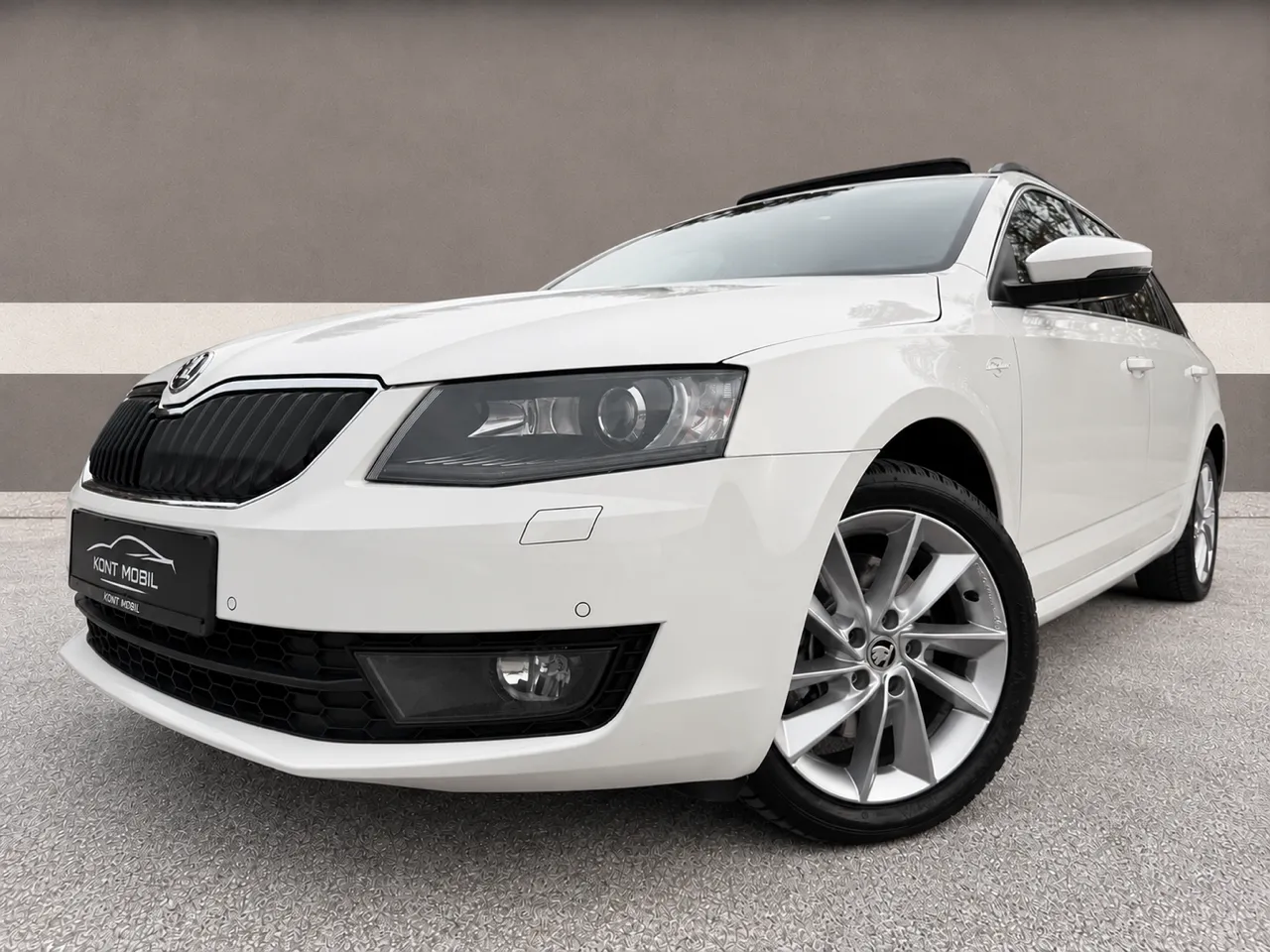 Zunanja slika - Škoda Octavia - 2.0 TDI DSG 4x4 LAURIN CLEMENT 2.LASTNIK PANO. - 1