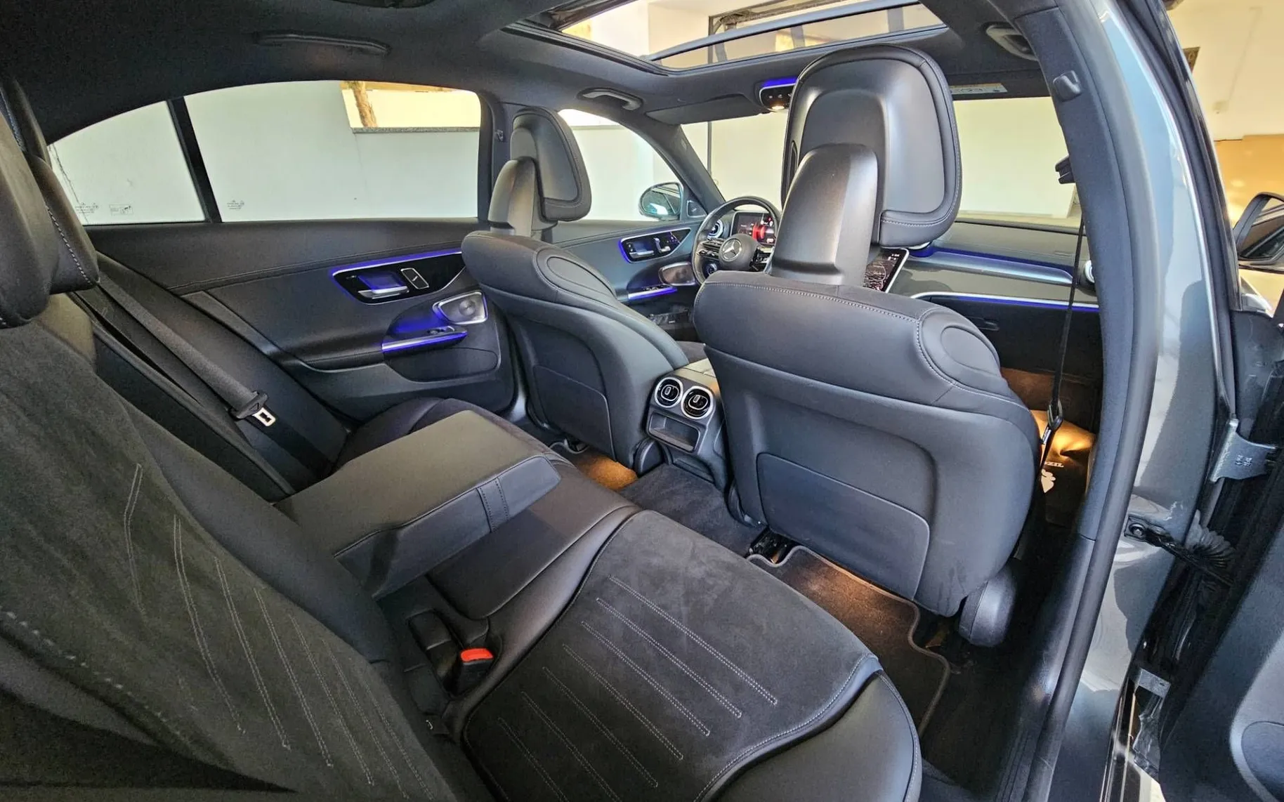 Notranja slika - Mercedes-Benz C-Razred - C 300 d AMG |PANORAMA|VIRTUAL|AMBIENT|RADAR|ALU18| - 11