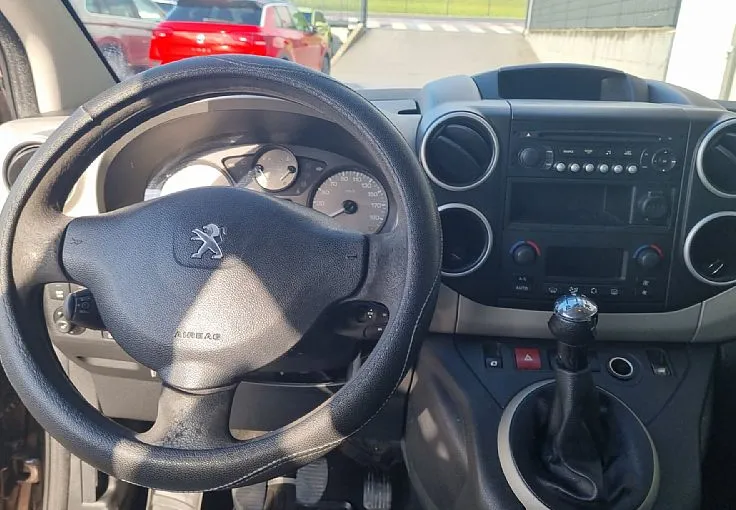 Zunanja slika - Peugeot Partner - Tepee 1.6 HDi Family  VELIKI SERVIS - 10