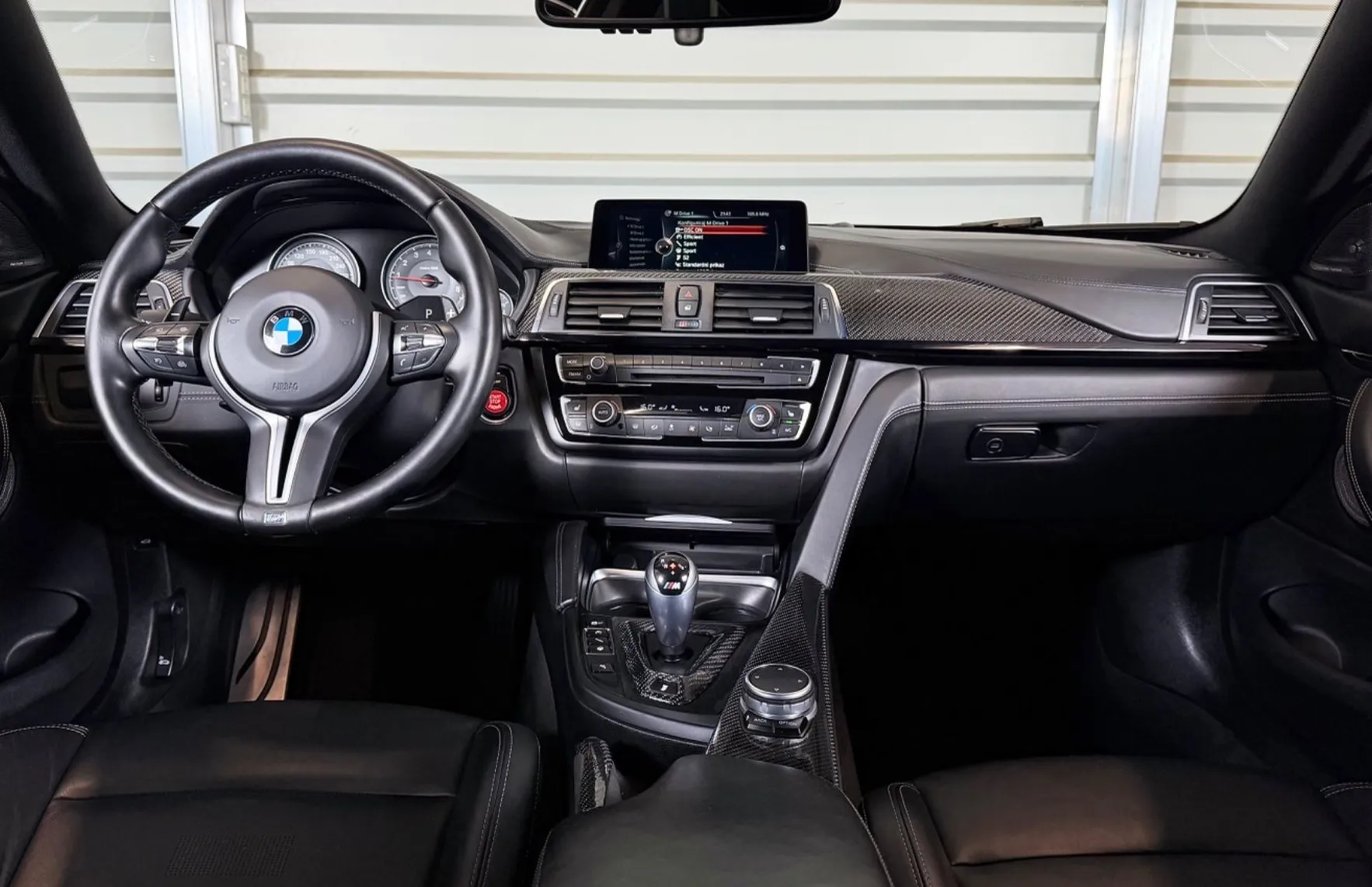 Zunanja slika - BMW M4 - Coupé - HARMAN - CARBON - KAMERA - HUD - PDC - 8