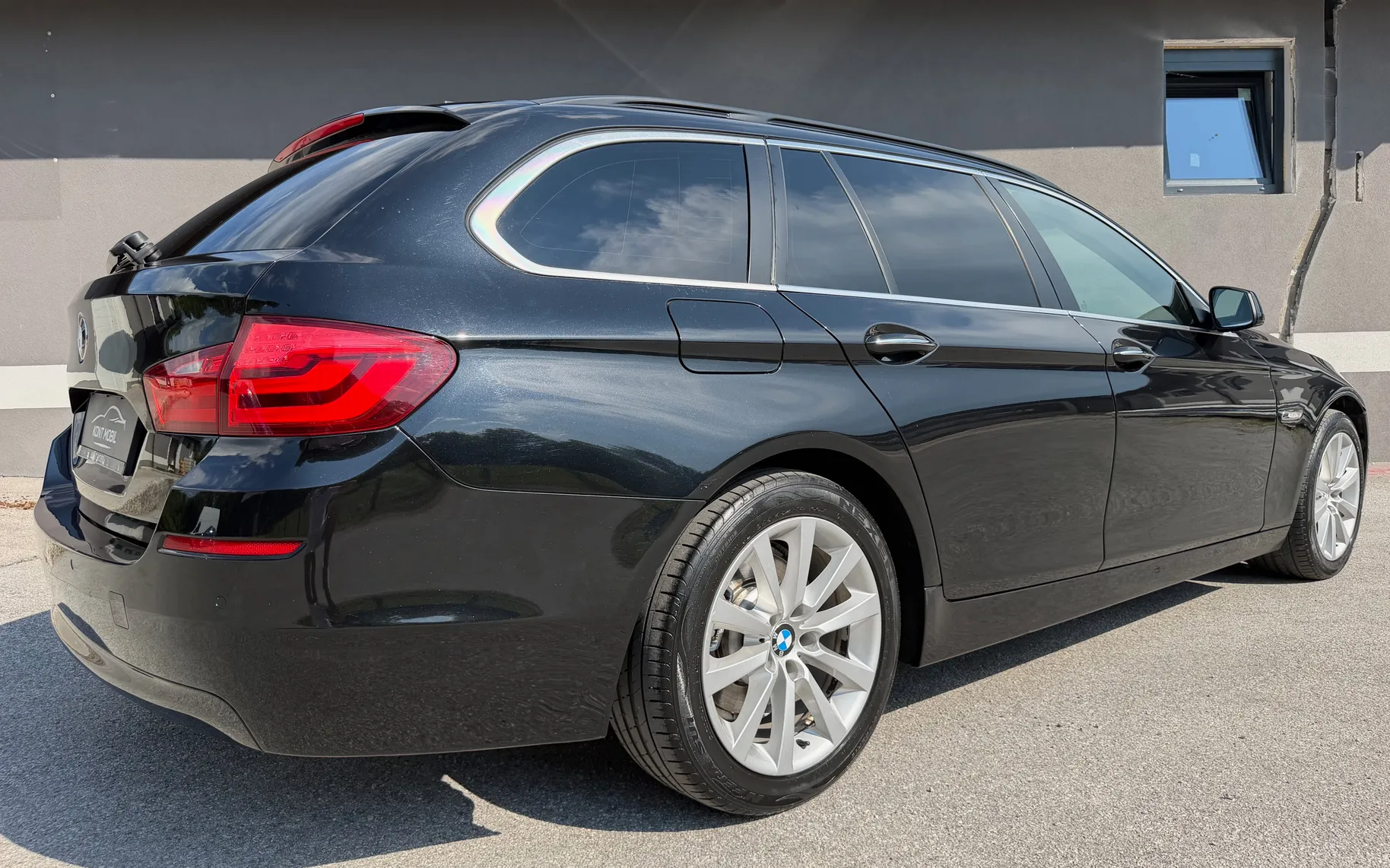 Zunanja slika - BMW Serija 5 - 520D AUT. 2.LASTNIK GRETJE SED. NAVI - 6