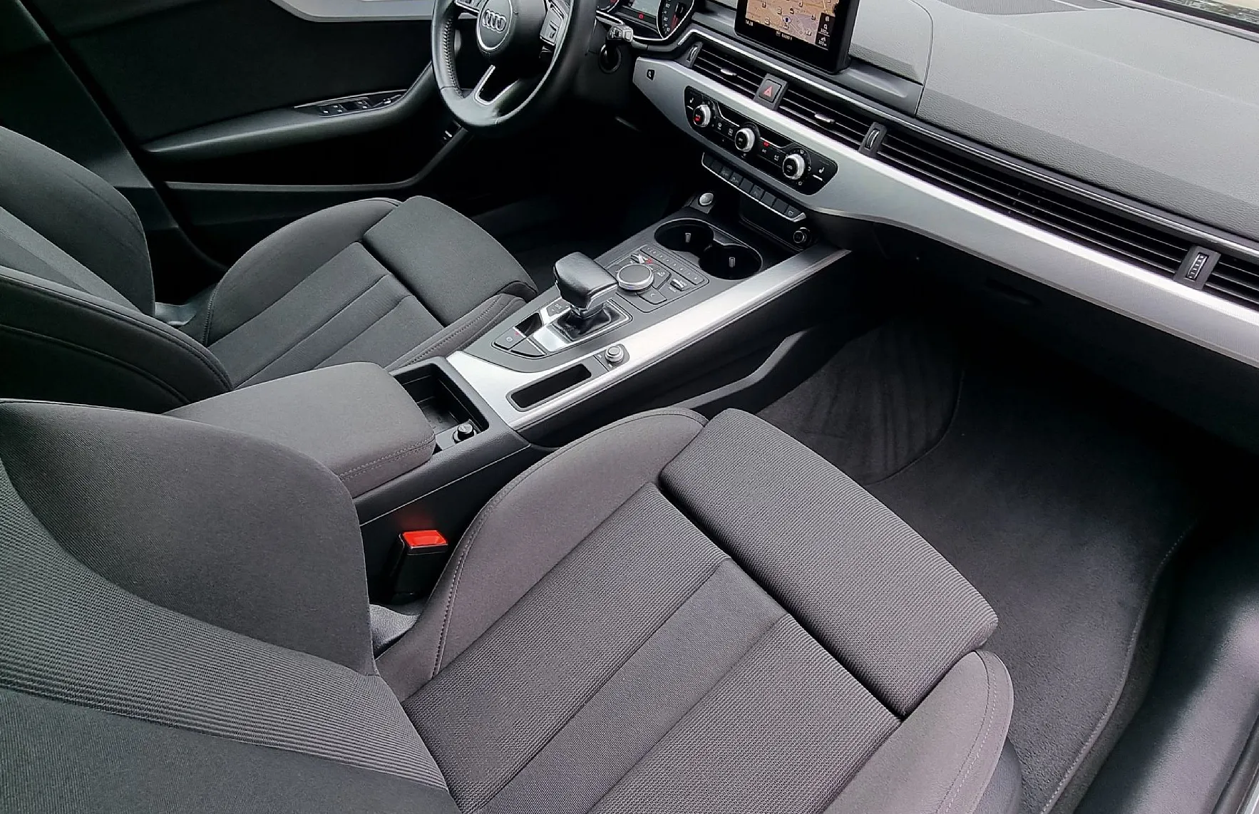 Zunanja slika - Audi A4 - Avant 2.0 TDI S tronic S-line - 10