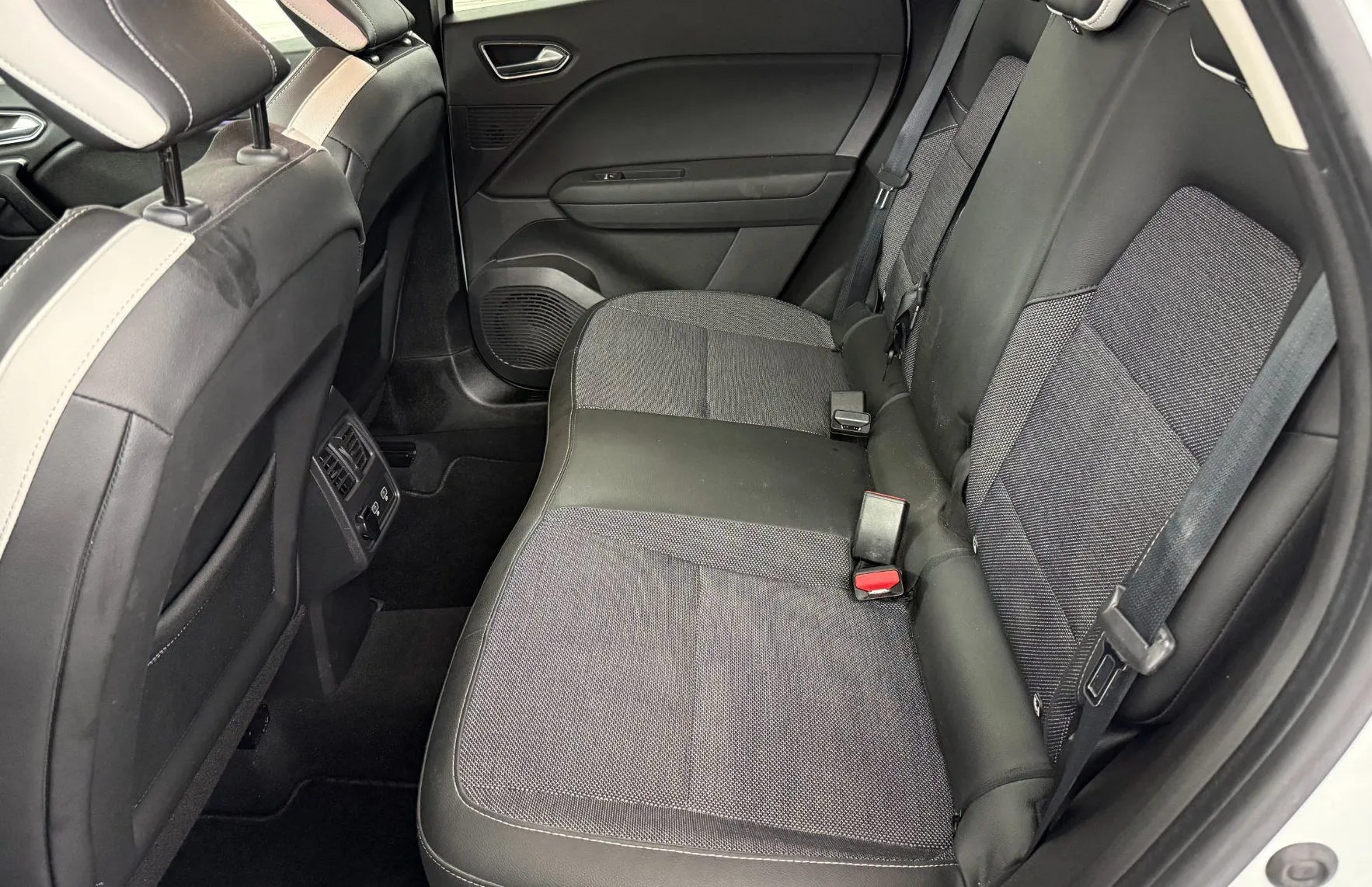 Zunanja slika - Renault Captur - TCe 100 Zen.nizozemec.navi.led.usnje.pdc.kljuka. - 10