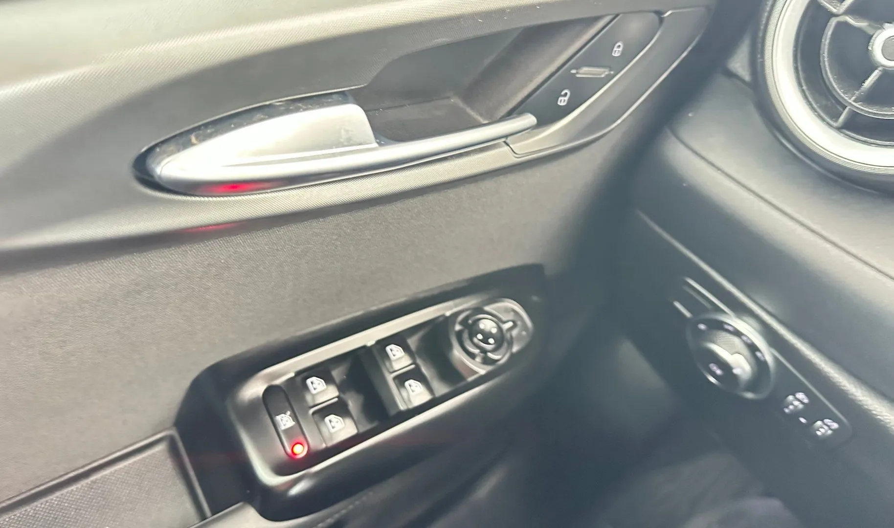 Zunanja slika - Alfa Romeo Tonale - 1.5 130 Super Avt.NEMŠKI+4ALU.KAMERA.LED.86.515 KM - 13