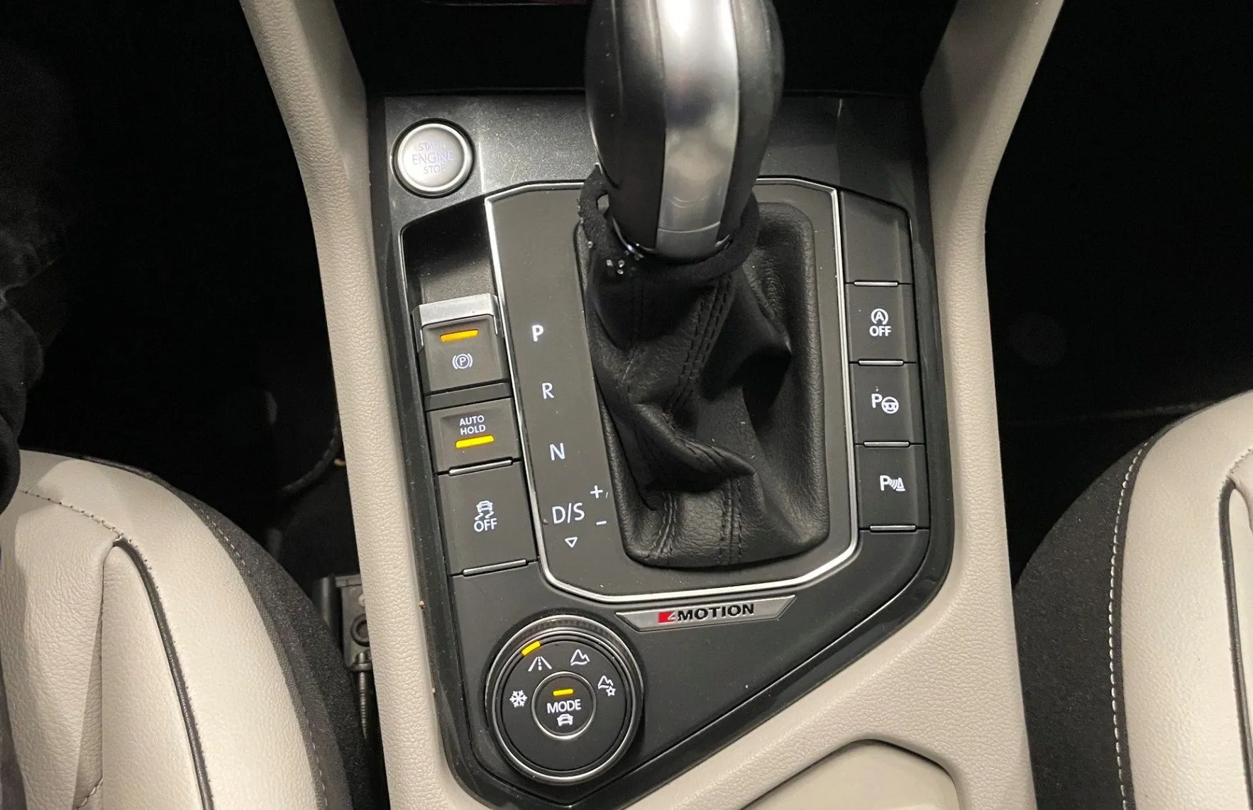 Zunanja slika - Volkswagen Tiguan - R-LINE 2.0 TDI BMT 176 KW DSG NAVI.2XPDC.KAMERA - 12